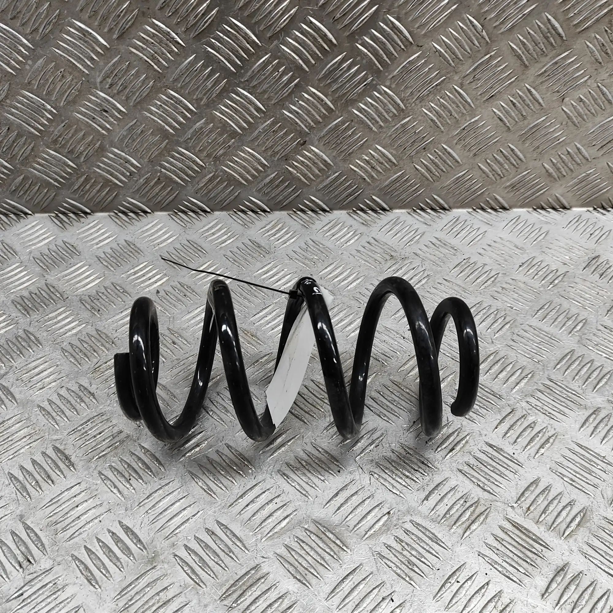 BMW 2 (F44) Coil spring — rear left Coil spring — rear left — BMW 2 SERIES (Gran Co...