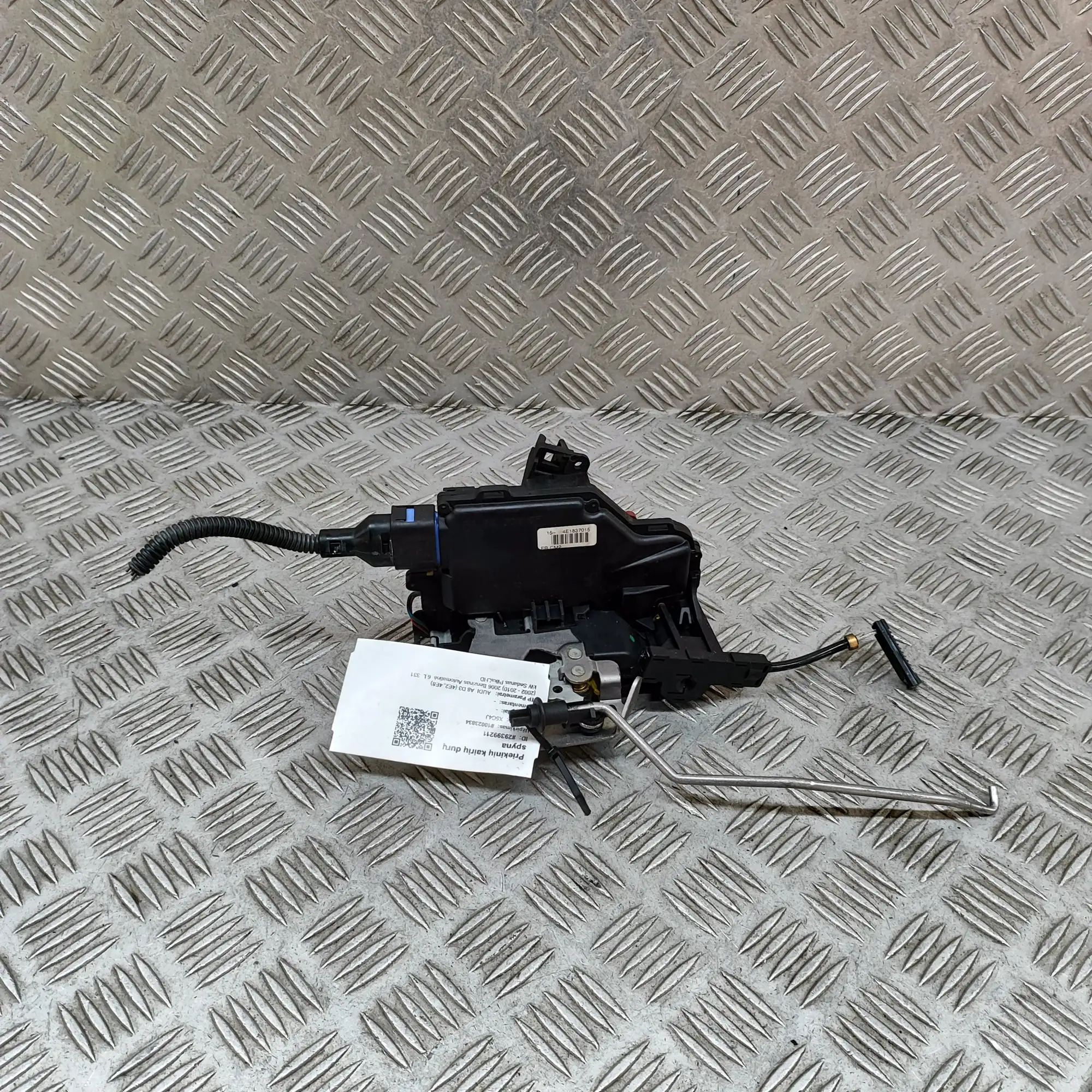 Audi A8 (D3) Door lock — front left Door lock — front left — AUDI A8 (D3 4E2, 4E8) ...