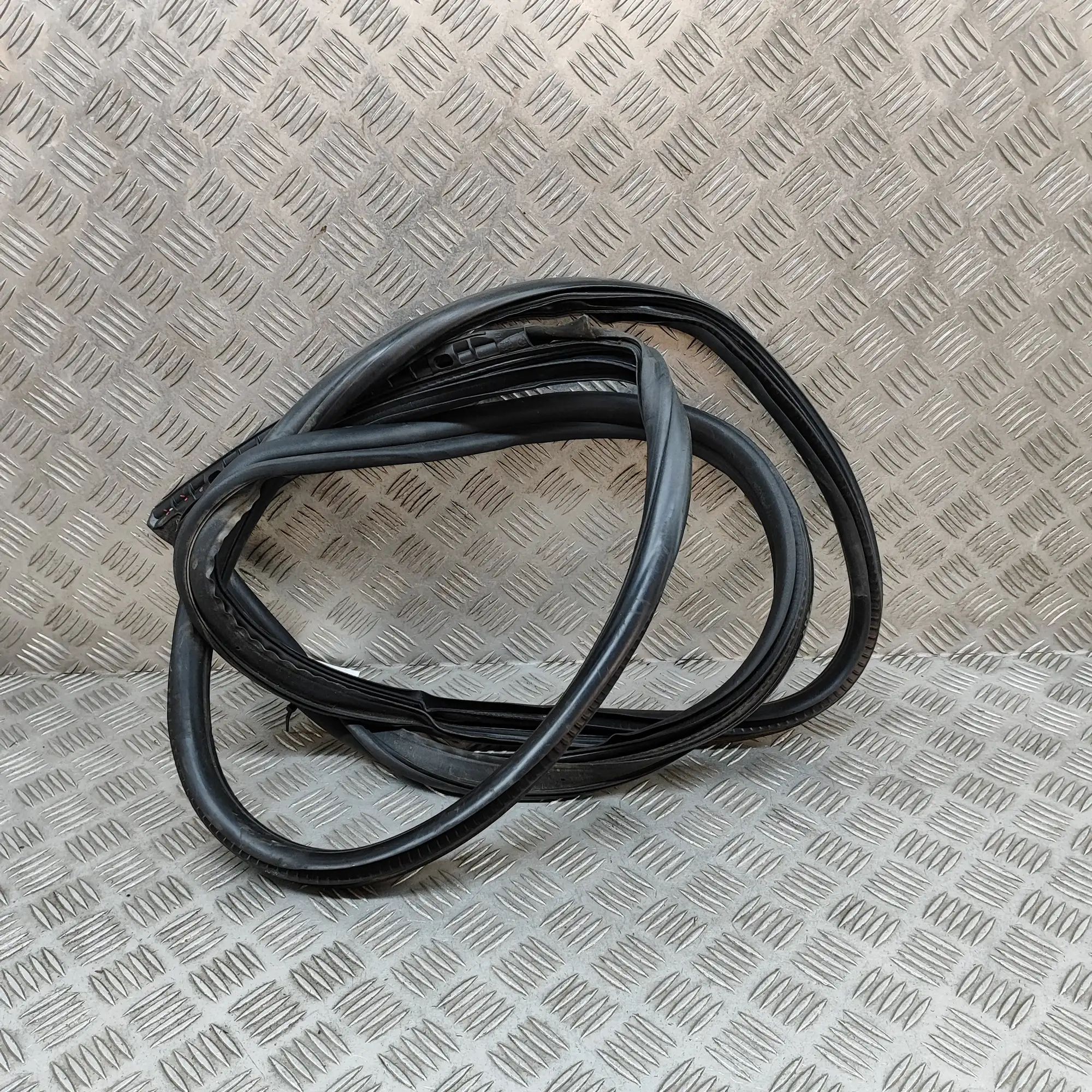 BMW 2 (F22 / F23) Door rubber seal — front right Door rubber seal — front right — BMW 2 SERIES C...