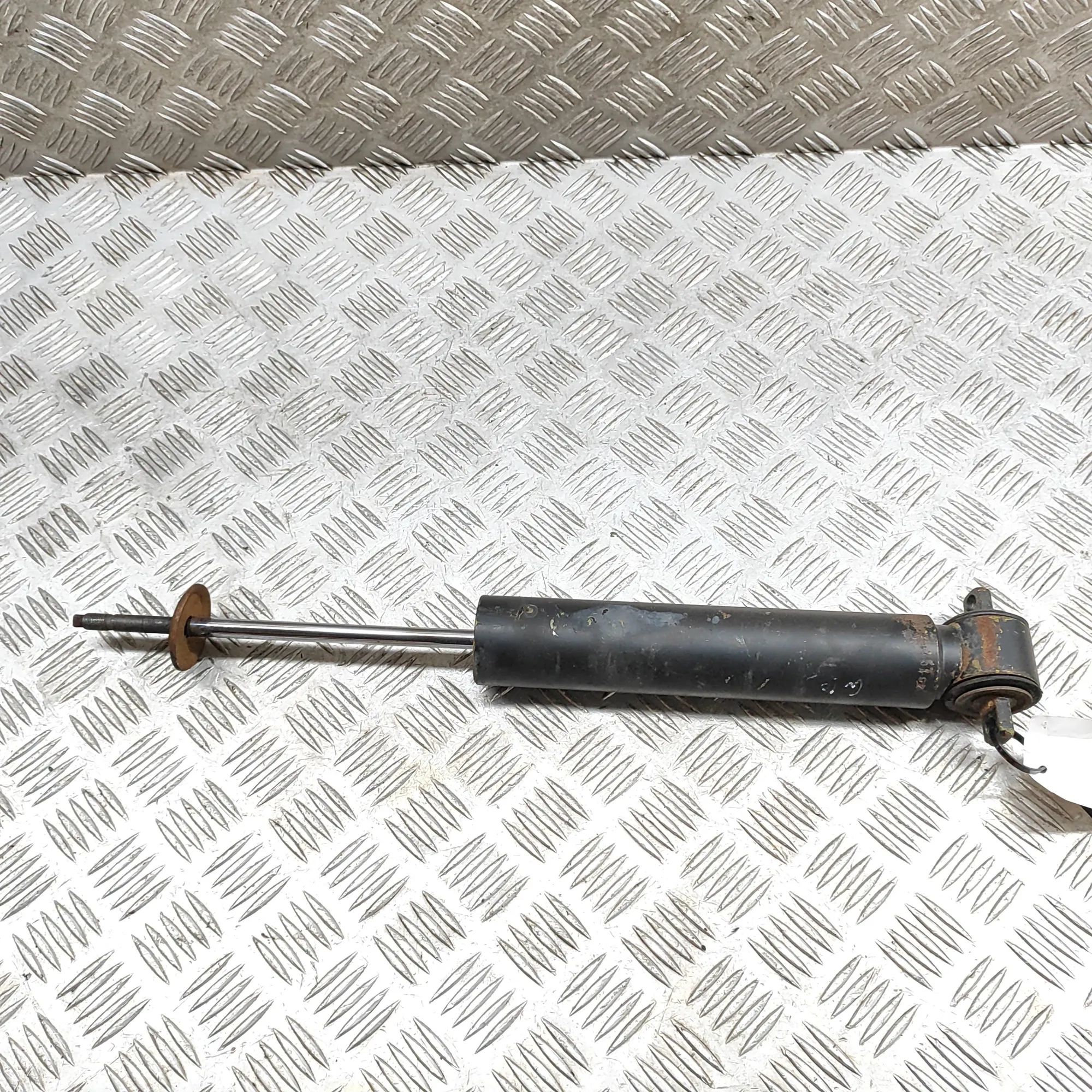 Mercedes-Benz 200 - 300 (W123) Shock absorber — rear left Shock absorber — rear left — MERCEDES BENZ S-CL...