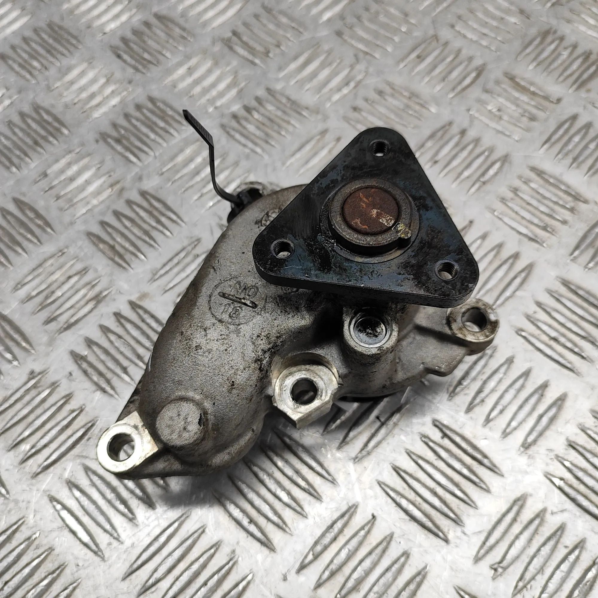 Kia Sportage водяной насос Water pump — KIA SPORTAGE (SL) (2009-...) — 251...