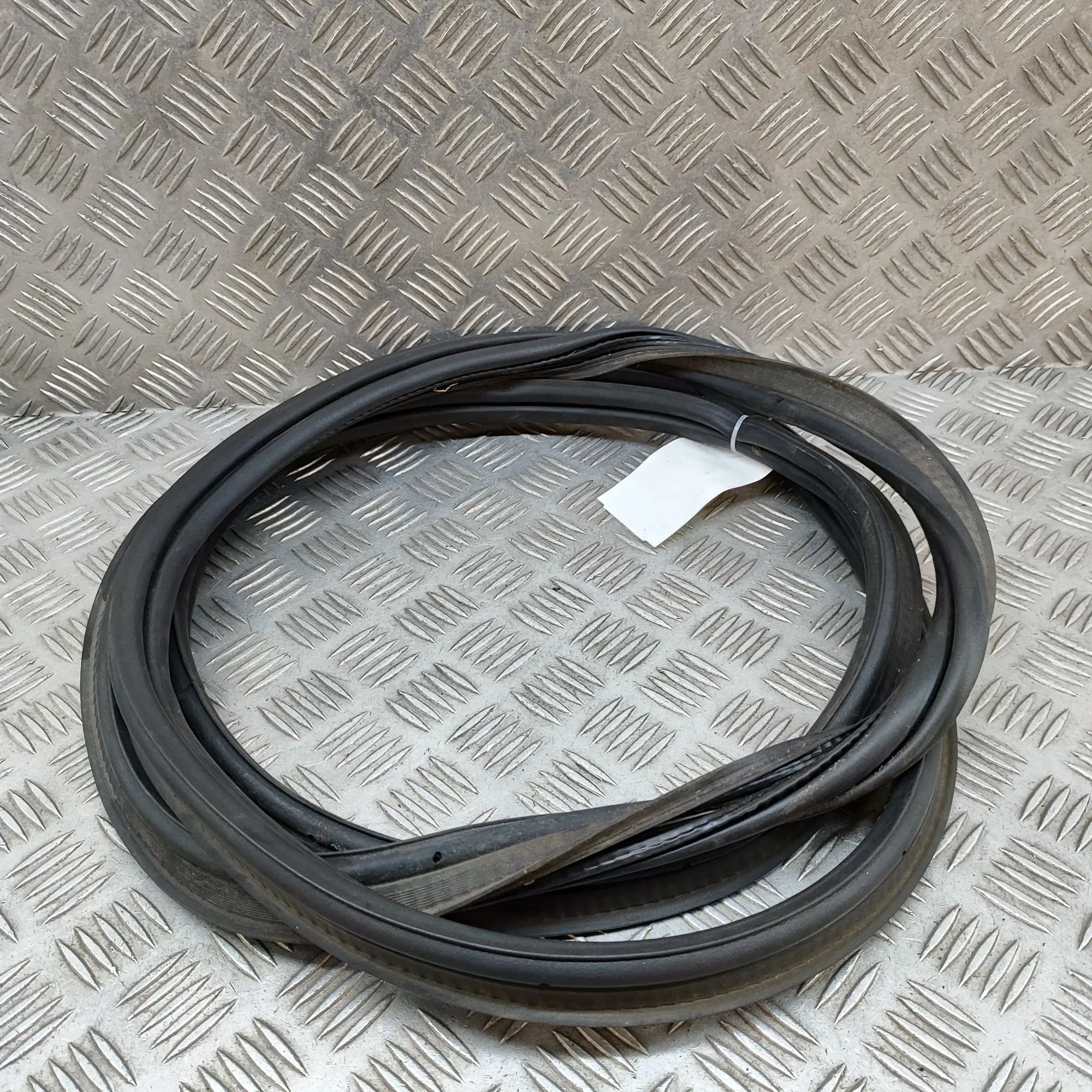 Opel Crossland X Tailgate rubber seal Tailgate rubber seal — OPEL CROSSLAND (X P17) (...