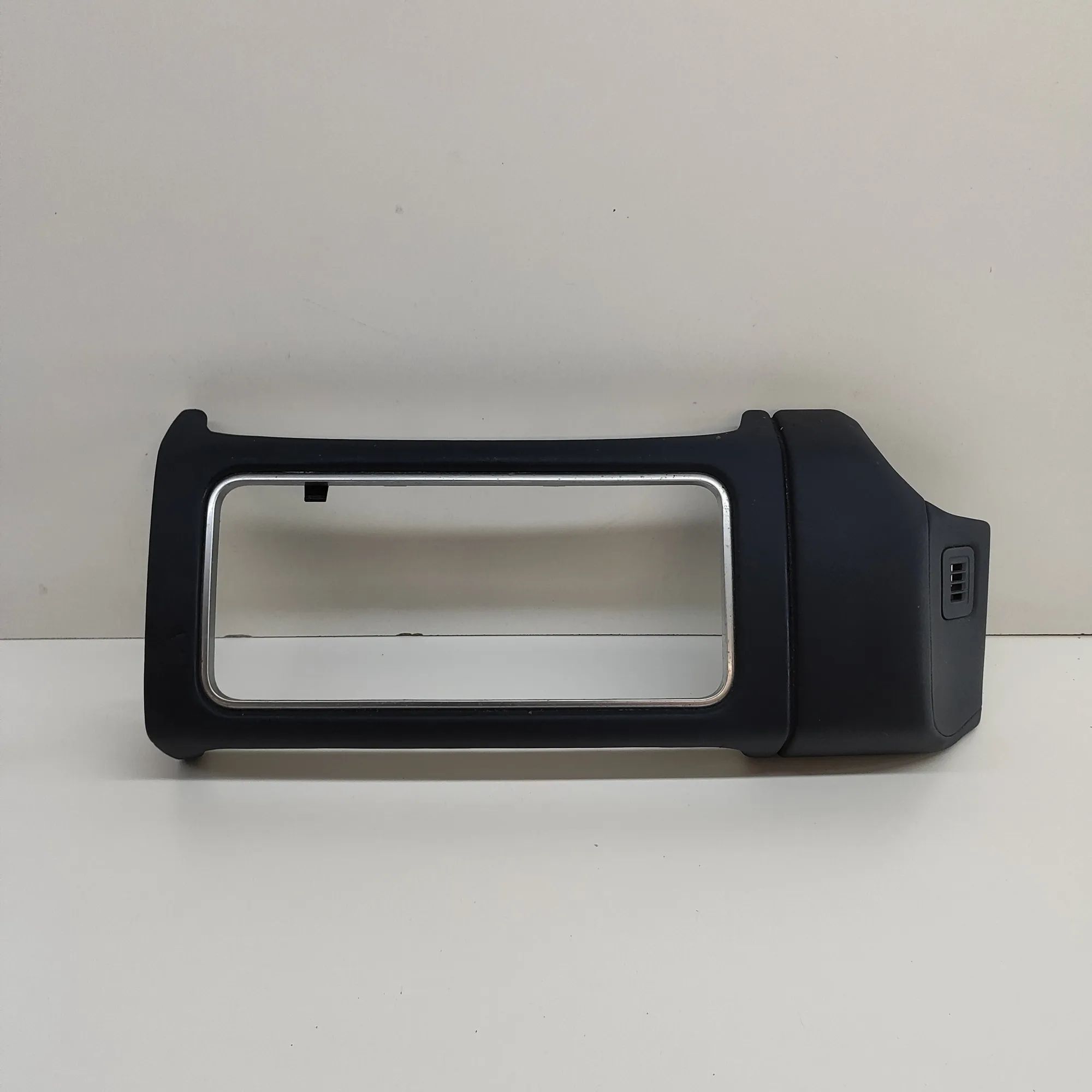 Land Rover Range Rover Sport (L494) Navigation screen trim Navigation screen trim — LAND ROVER RANGE ROVER...