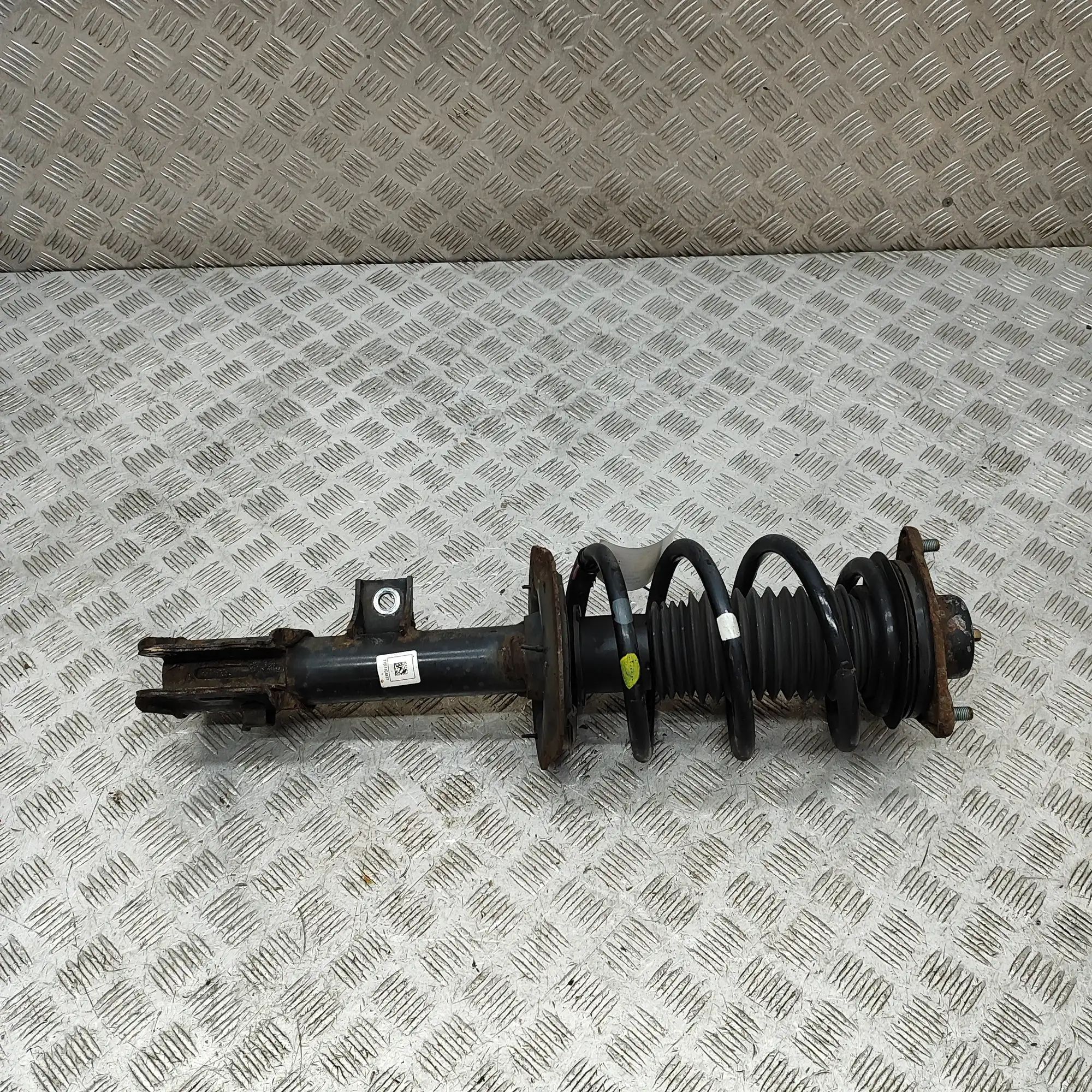 Kia Sportage Shock absorber — front left Shock absorber — front left — KIA SPORTAGE (SL)...