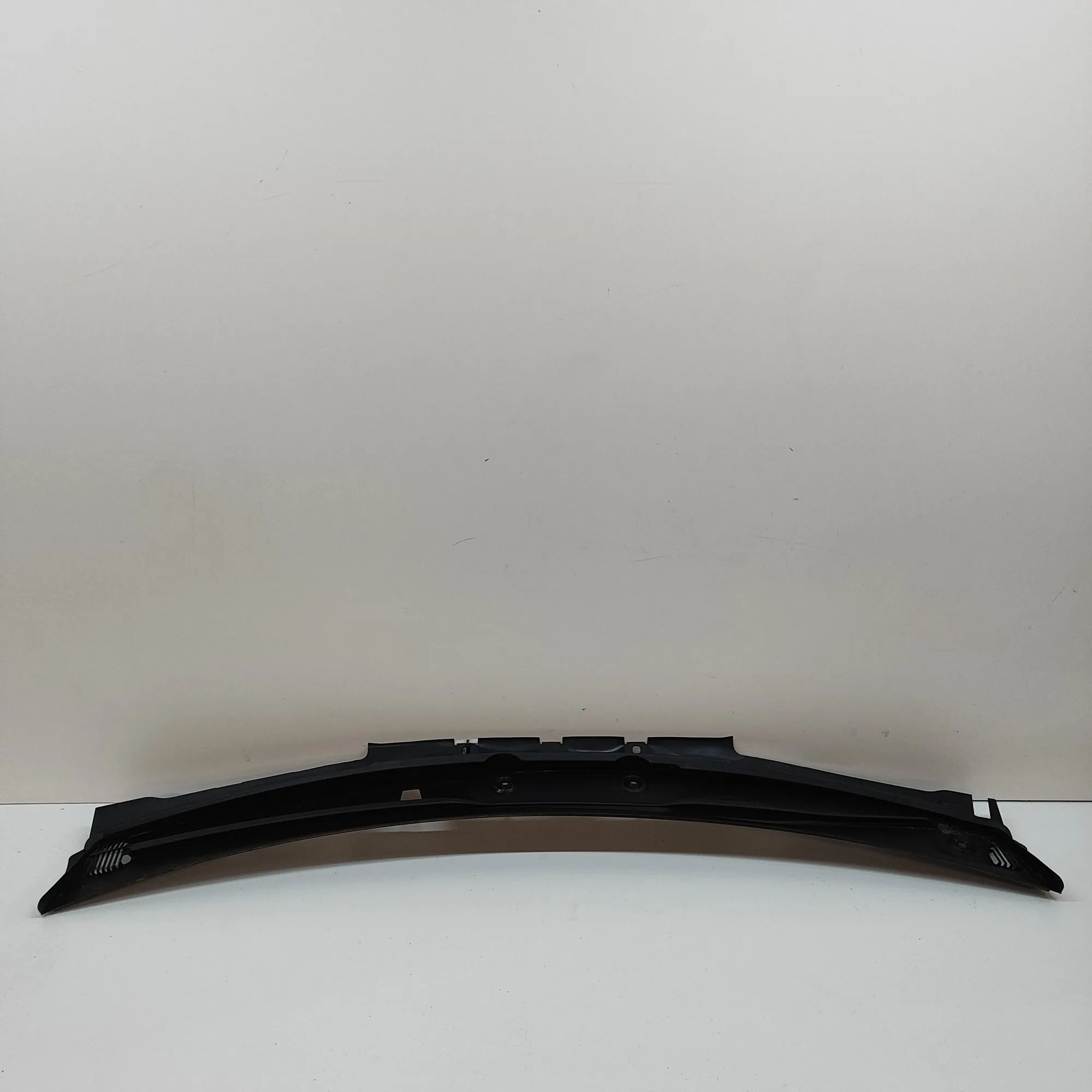 Mercedes-Benz GLS (X167) Front Wiper Cowl Trim Front Wiper Cowl Trim — MERCEDES BENZ GLS (X167...