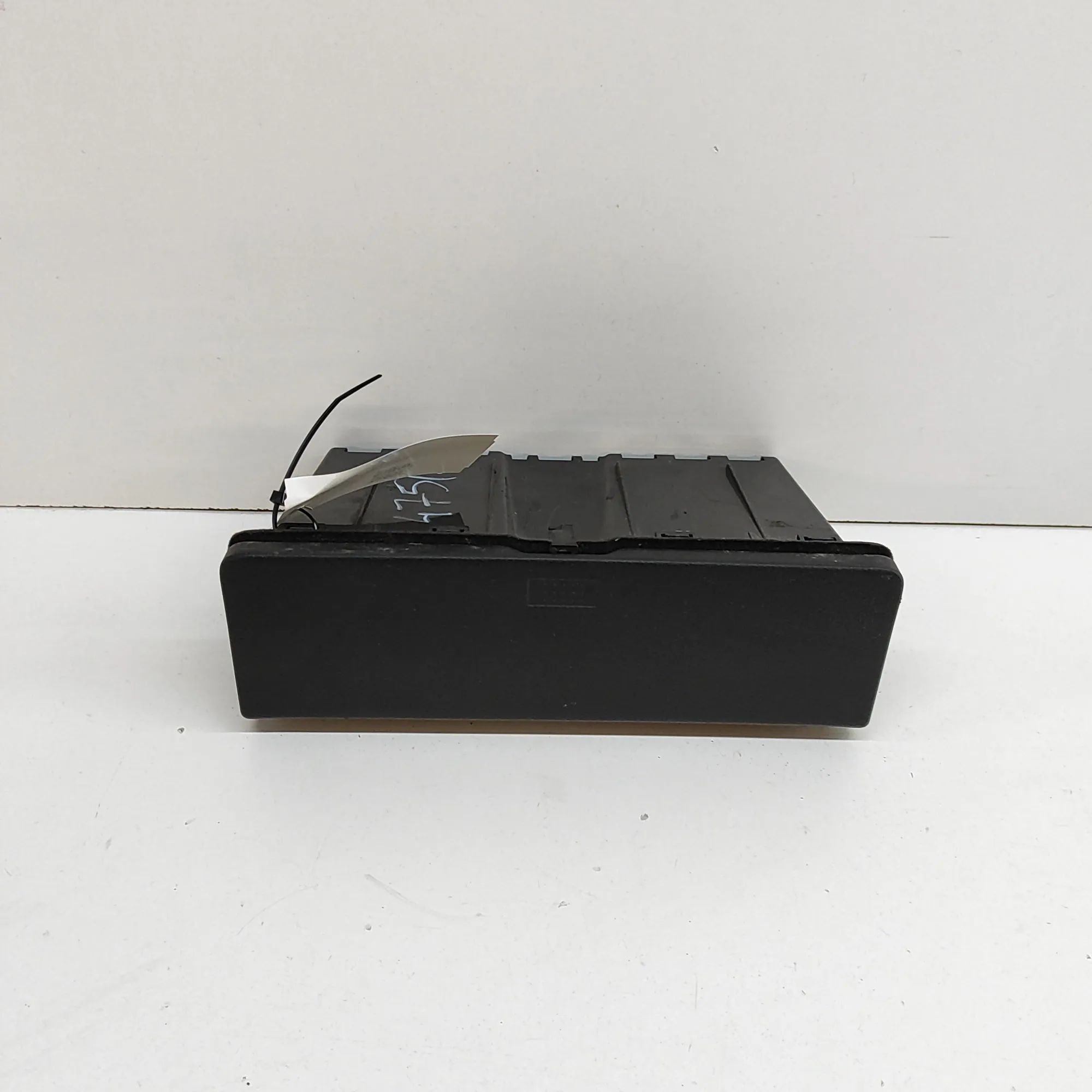 Nissan 350Z Glove Compartment Glove compartment — NISSAN 350 (Z Coupe Z33) (2...