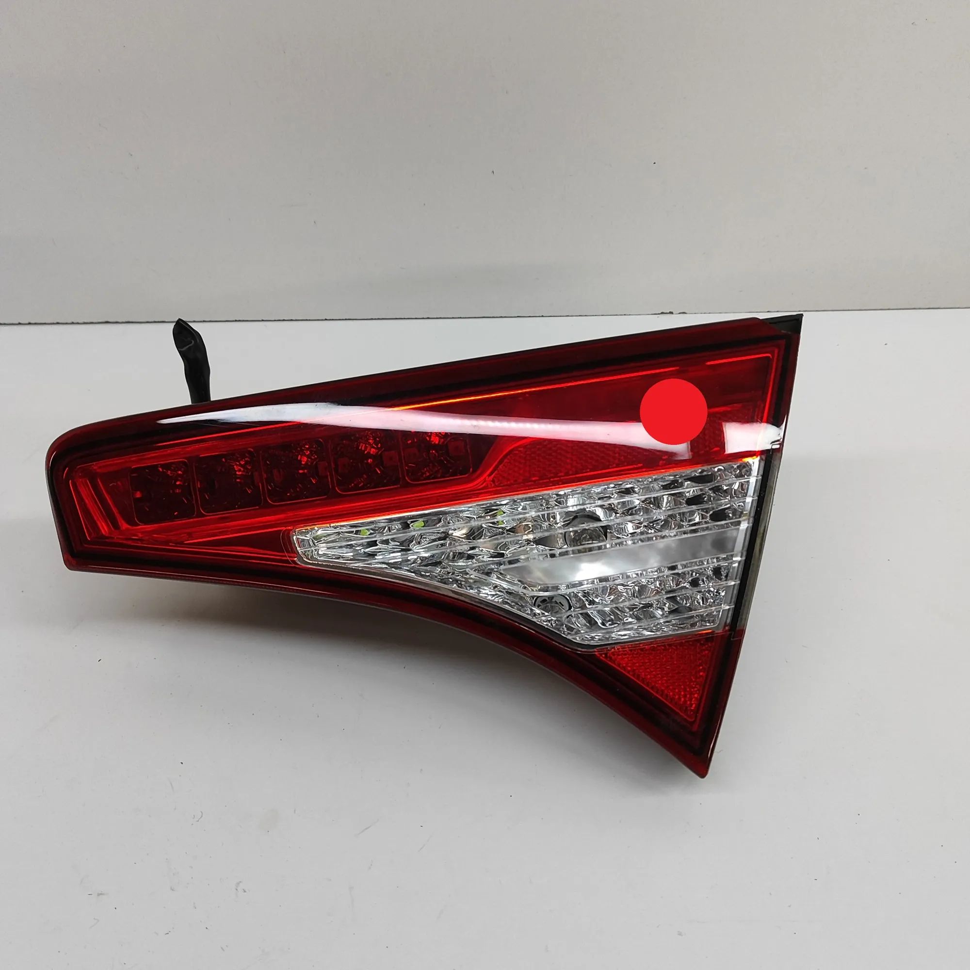 Kia Optima (TF) Right Side Tailgate Tail Light Right Side Tailgate Tail Light — KIA OPTIMA (20...