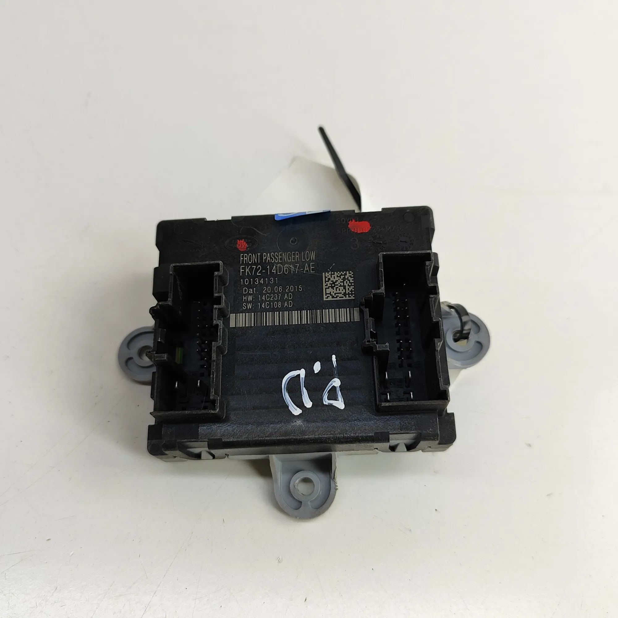 Jaguar XE Door control unit — front right Door control unit — front right — JAGUAR XE (X7...
