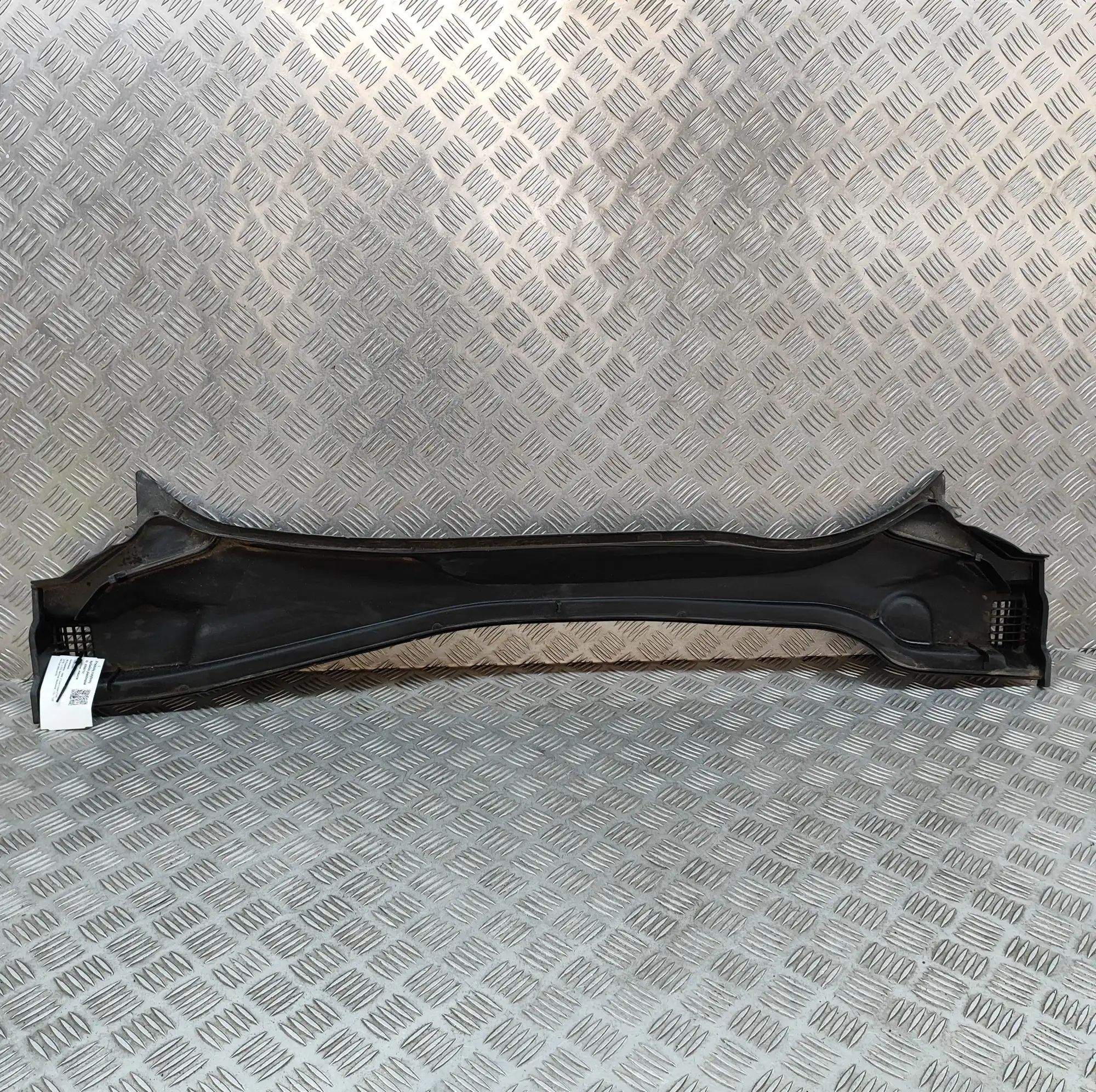 BMW 2 (F44) Front Wiper Cowl Trim Front Wiper Cowl Trim — BMW 2 SERIES (Gran Coup...