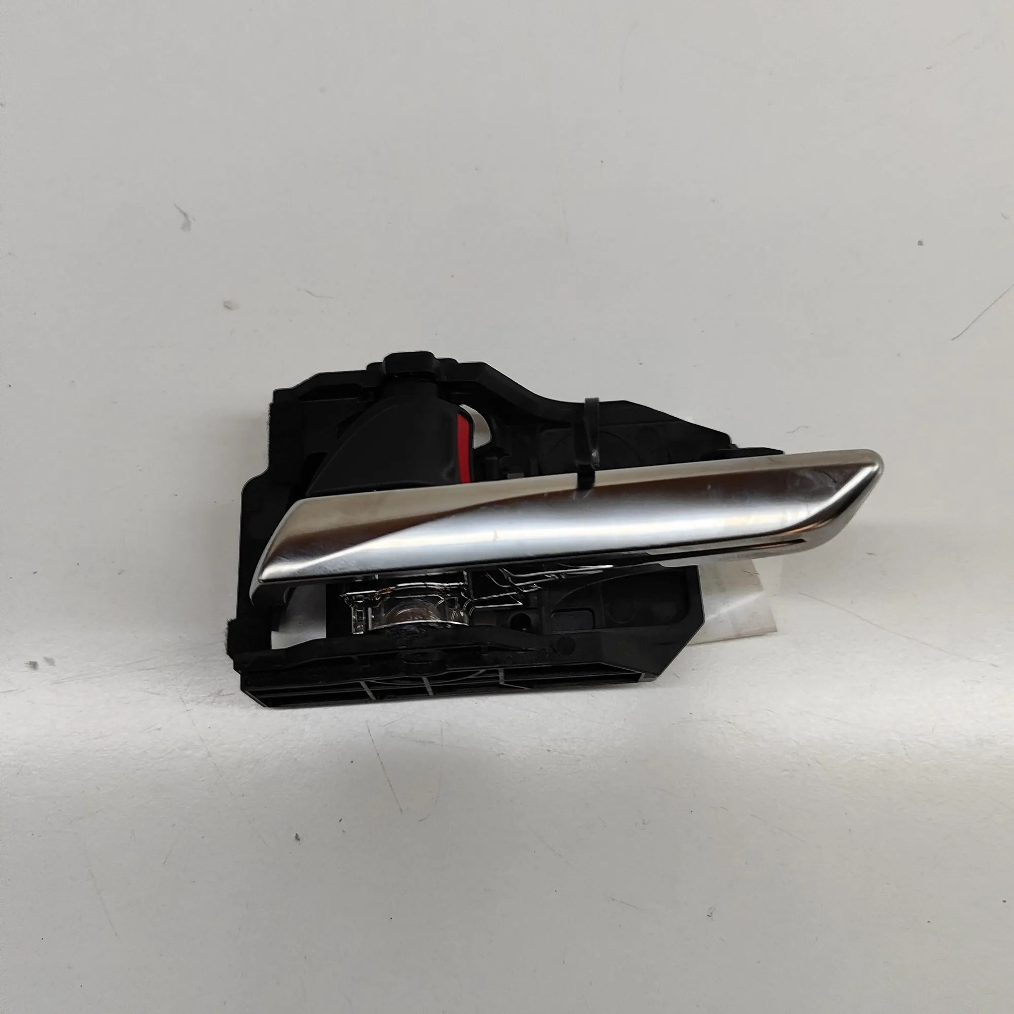 Mazda 3 (BP) Interior opening handle — front left Interior opening handle — front left — MAZDA CX...