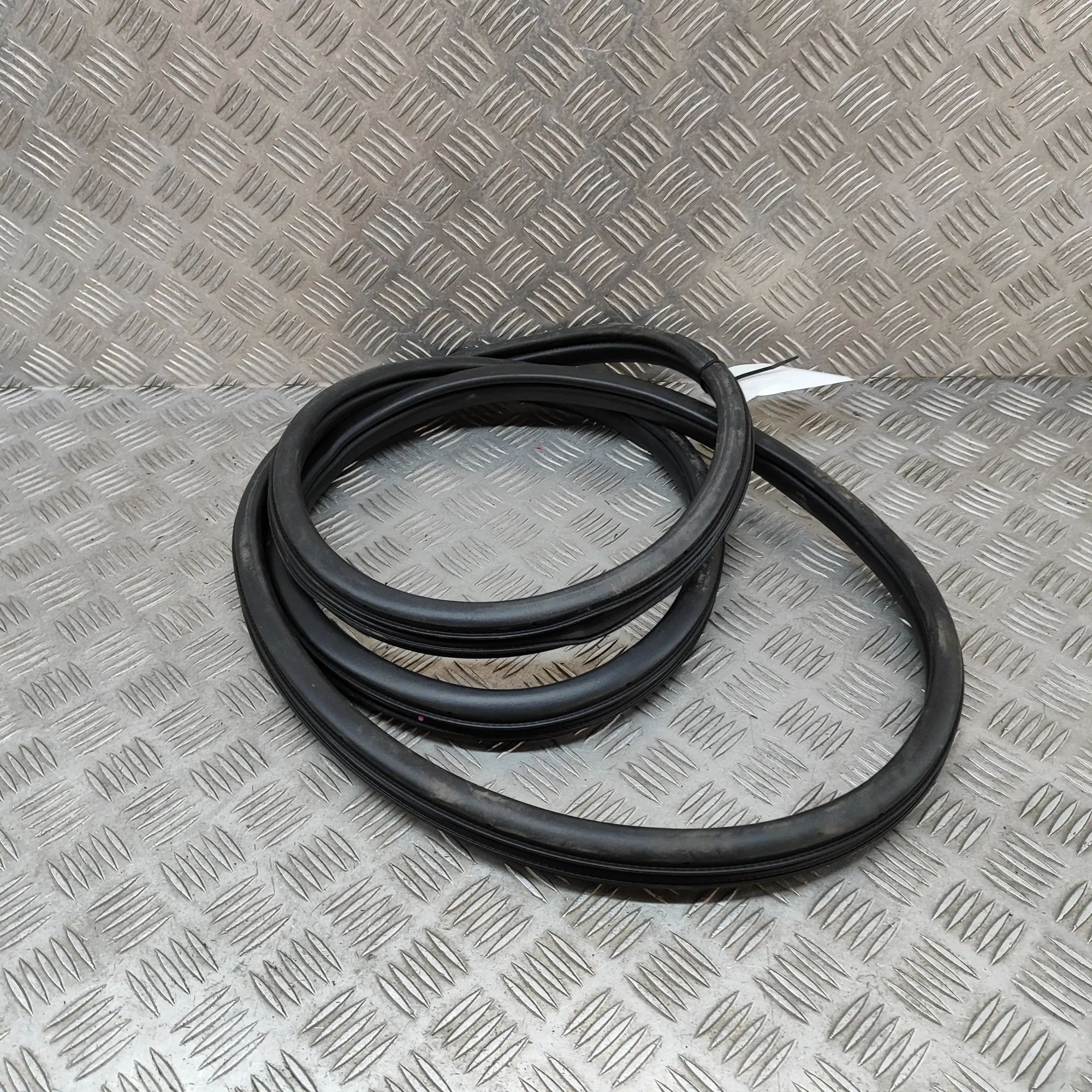 Mazda 3 (BP) Door rubber seal — front right Door rubber seal — front right — MAZDA CX-3 (0 ...