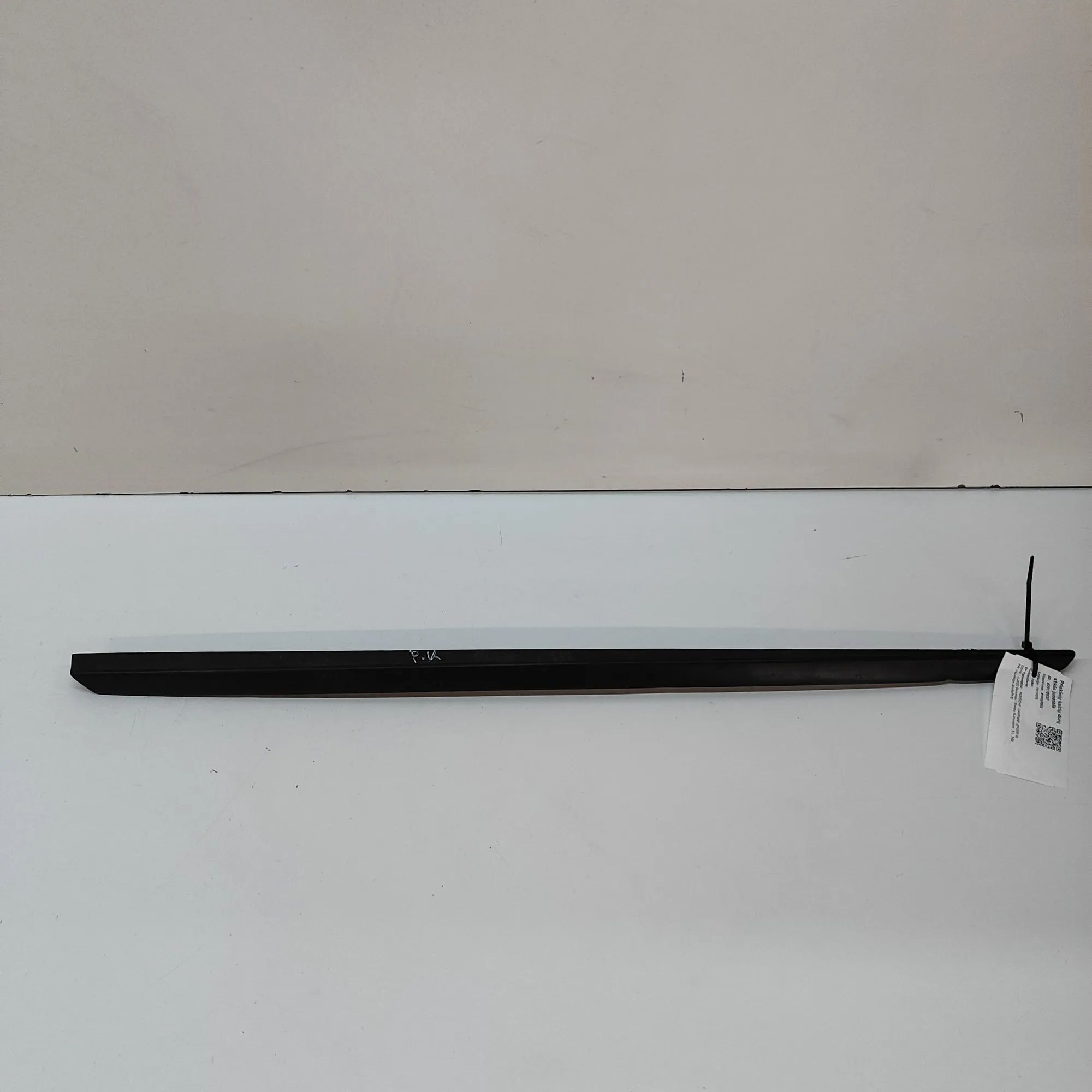 Porsche Cayenne Windshield Left Vertical Trim Windshield Left Vertical Trim — PORSCHE CAYENNE...