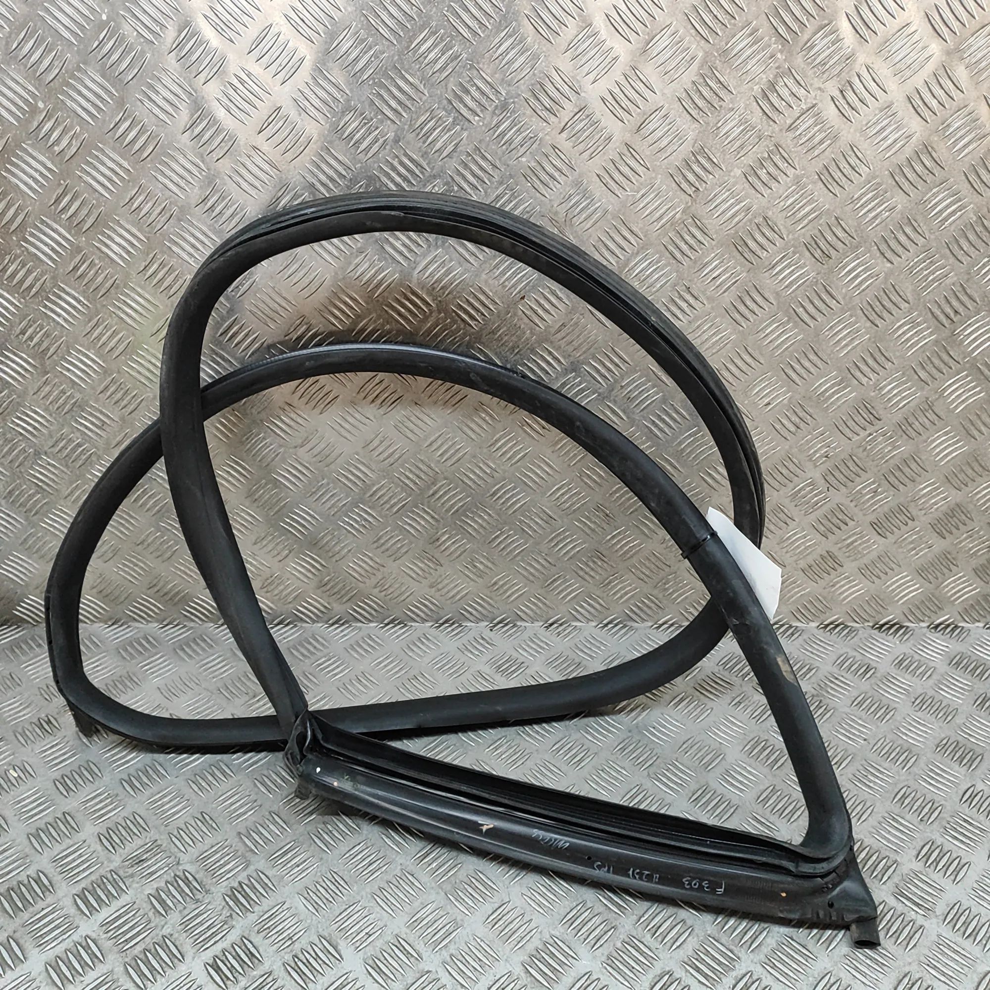 Maserati Ghibli Door rubber seal — front right Door rubber seal — front right — MASERATI GHIBL...