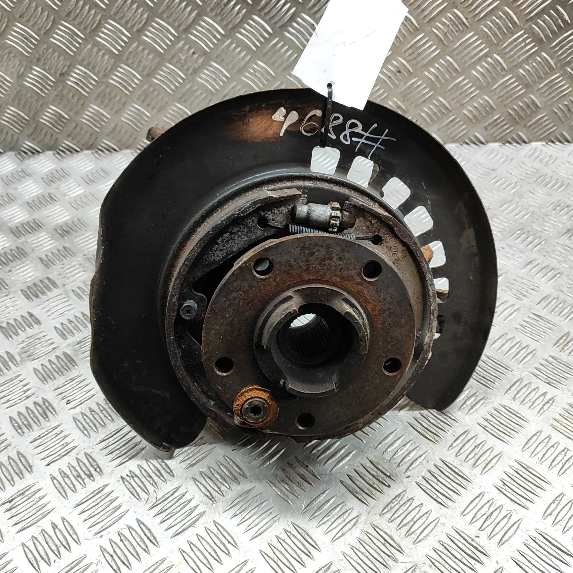 Porsche Cayenne Rear Right Wheel Hub Rear Right Wheel Hub — PORSCHE CAYENNE (9PA) (2...