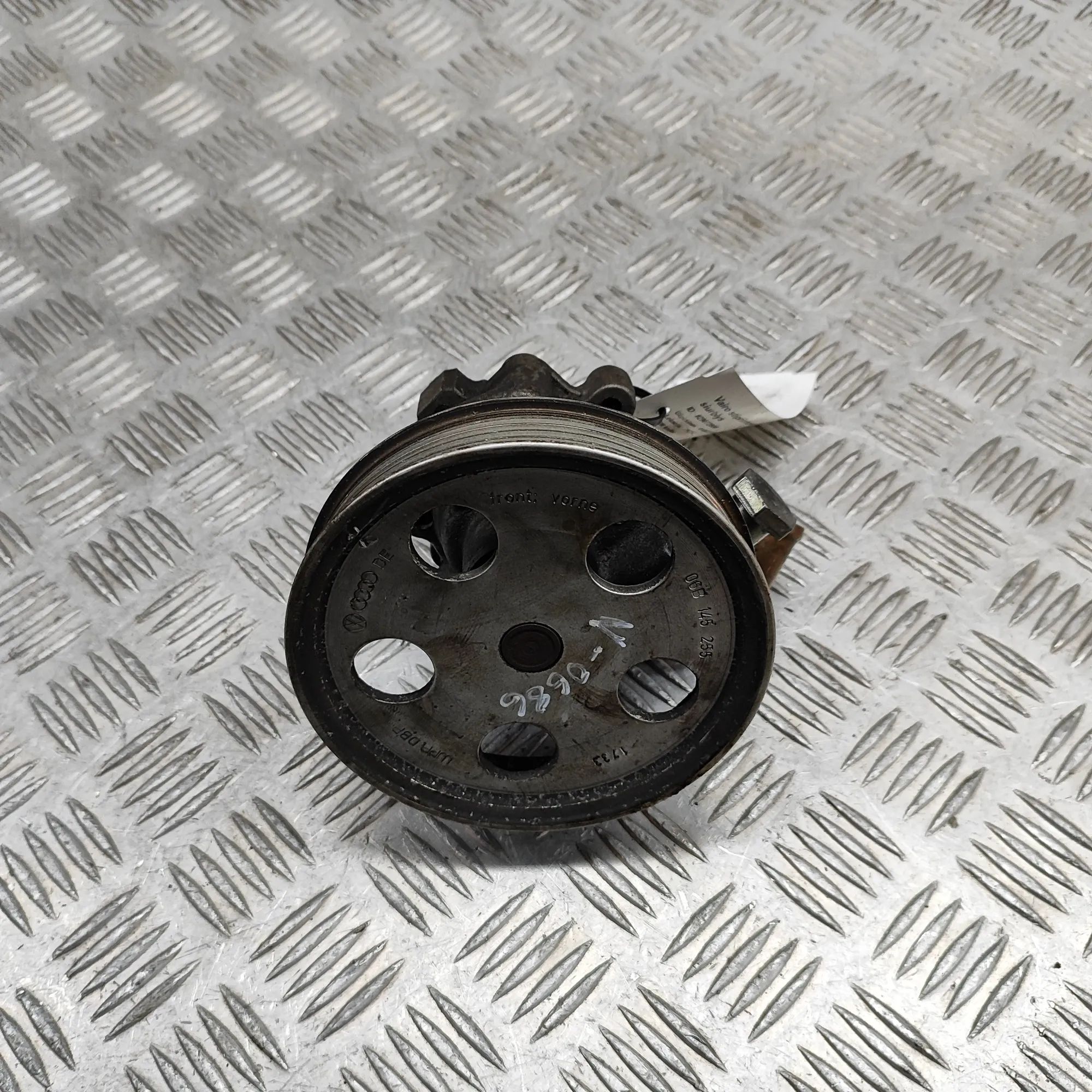 Audi A4 (B6) Power-steering pump Power-steering pump — AUDI A4 (8E2, B6) (2000-2...