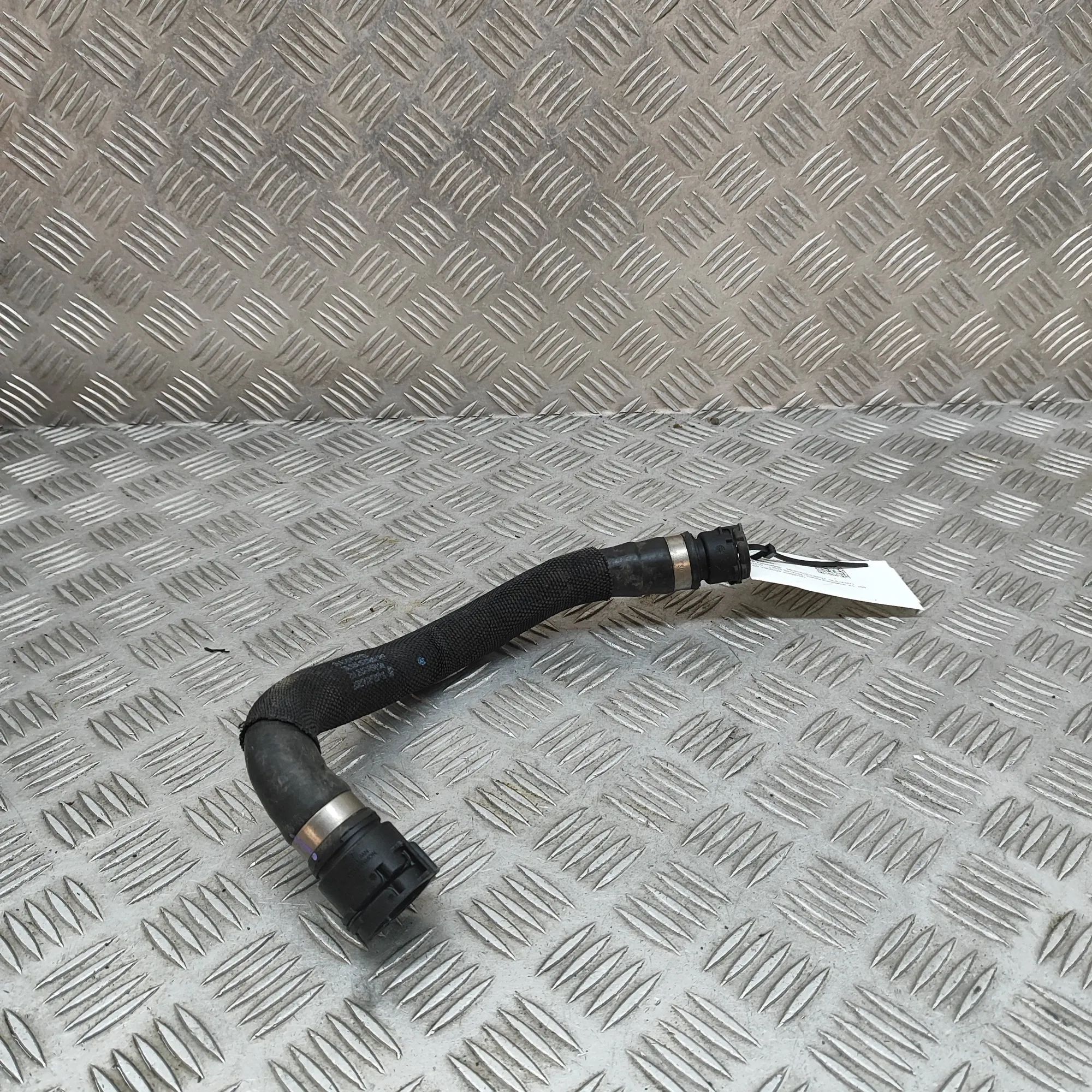 Mercedes-Benz GLS (X167) Шланг системы охлаждения Coolant hose — MERCEDES BENZ GLS (X167) (2019-....