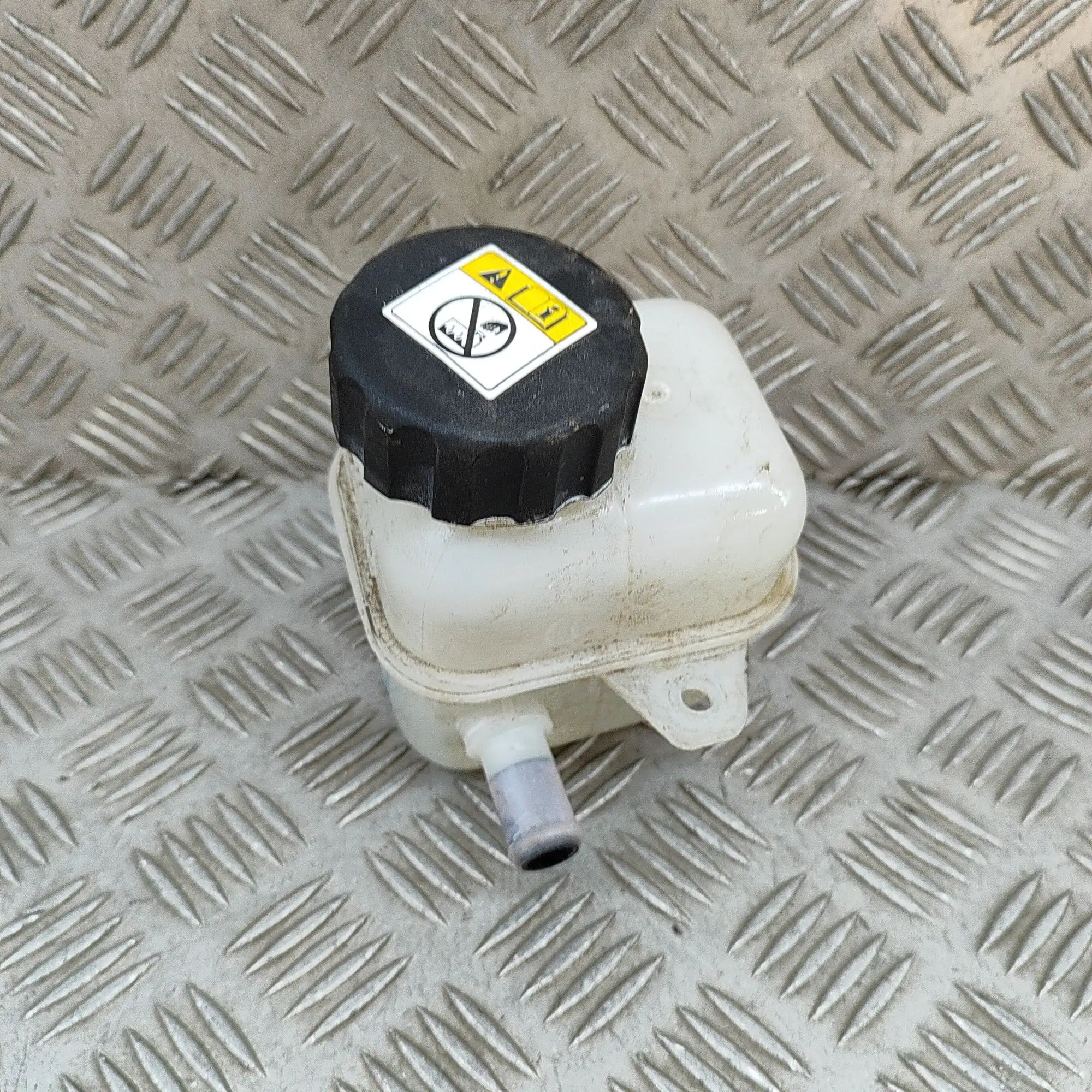 Ssangyong Korando Expansion Tank Expansion tank — SSANGYONG KORANDO (C300) (2019...