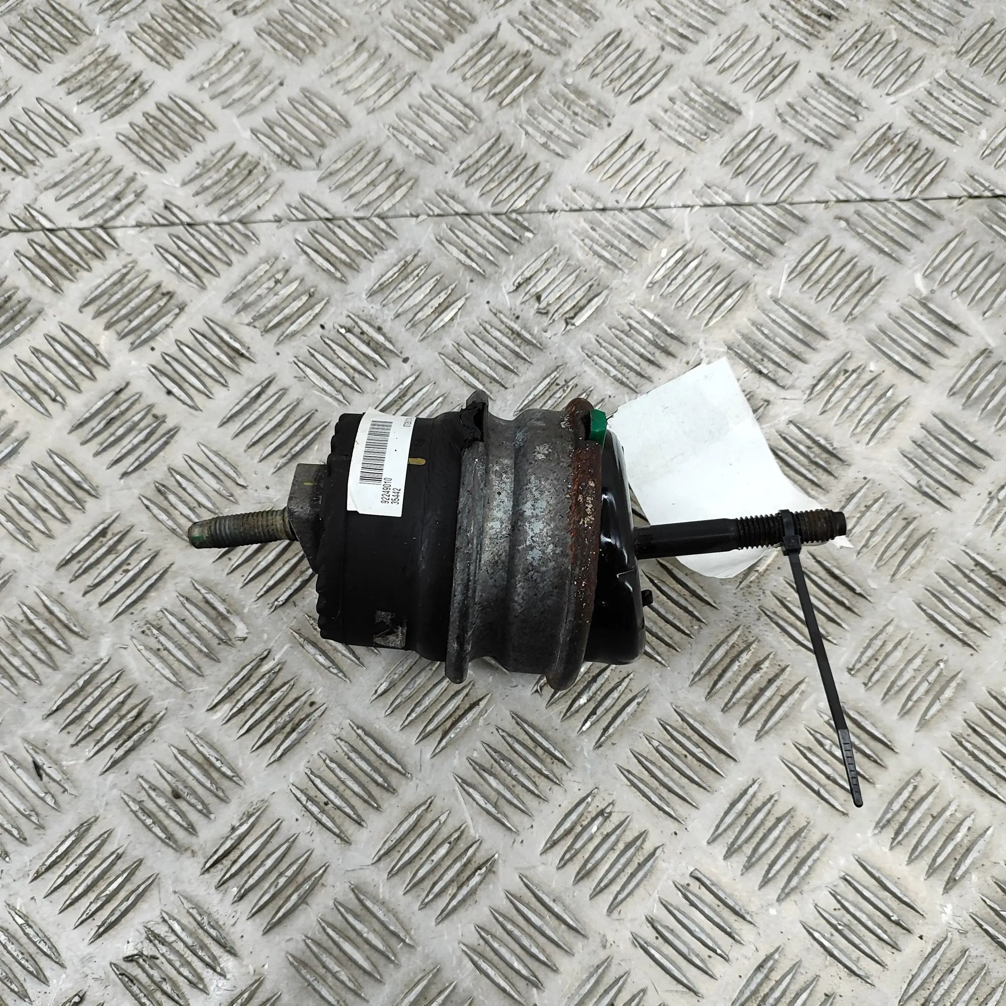 Chevrolet Camaro Right Side Engine Mount Right Side Engine Mount — CHEVROLET CAMARO (200...