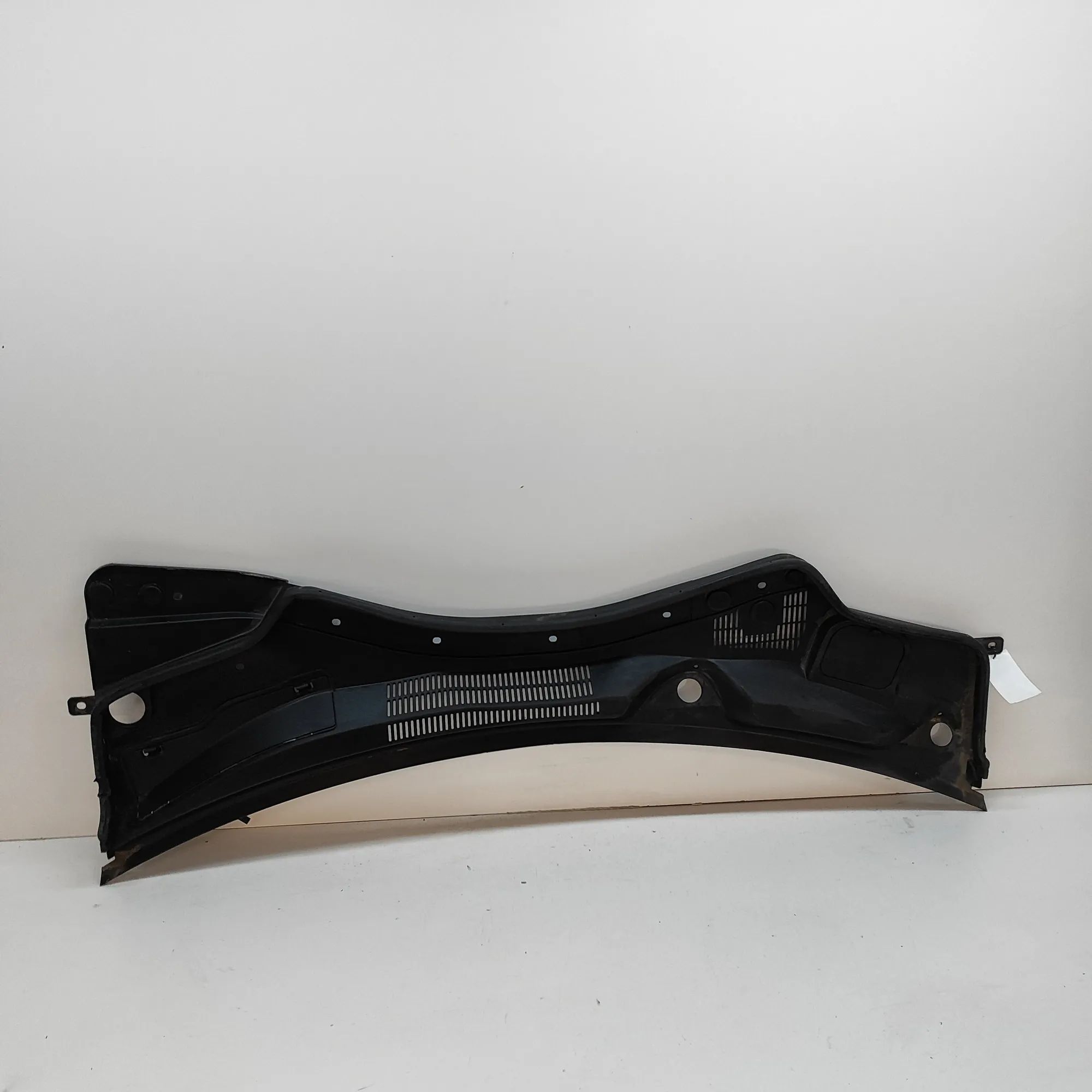 Maserati Ghibli Front Wiper Cowl Trim Front Wiper Cowl Trim — MASERATI GHIBLI (M157) ...