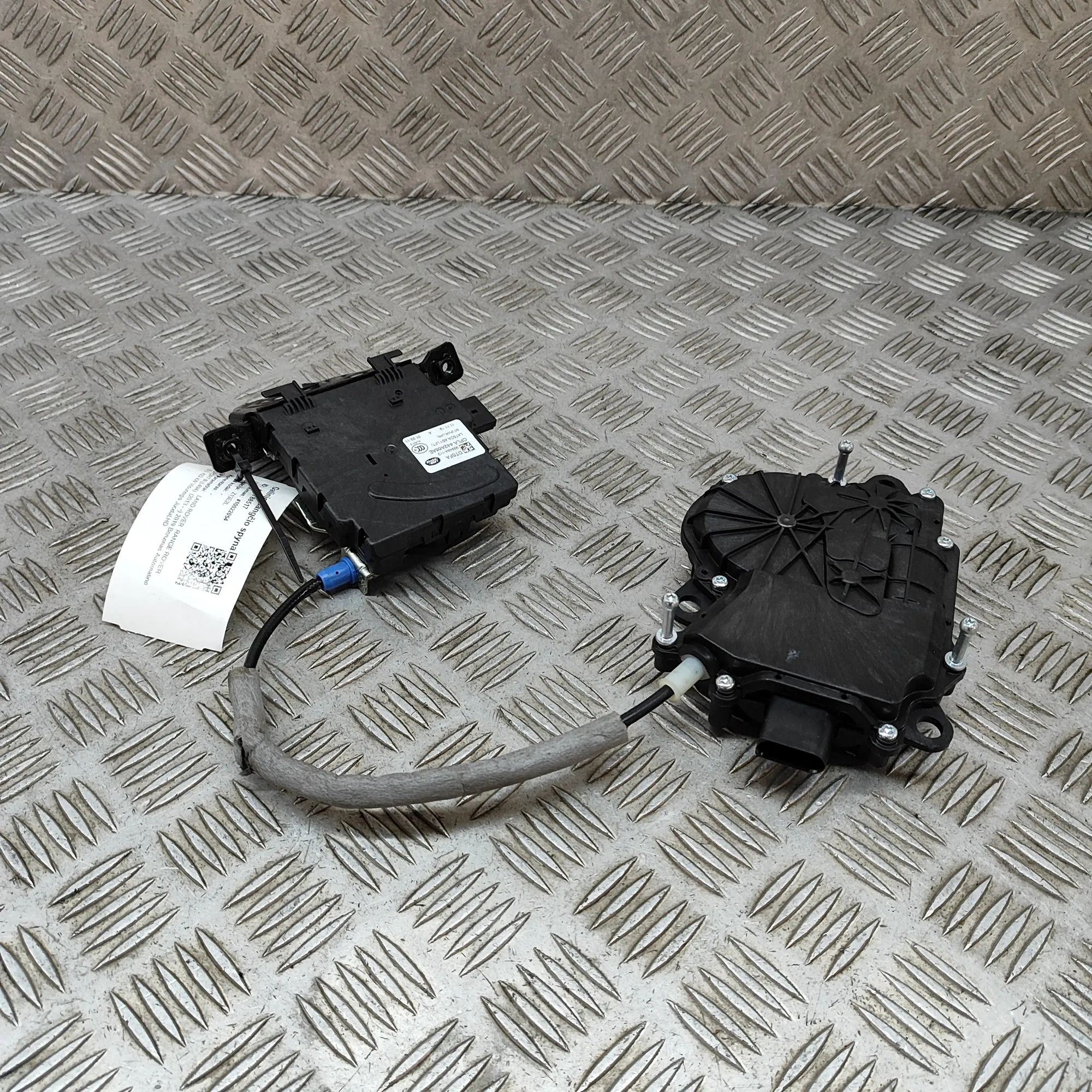Land Rover Range Rover Sport (L494) Tailgate Boot Lock Tailgate Boot Lock — LAND ROVER RANGE ROVER SPO...