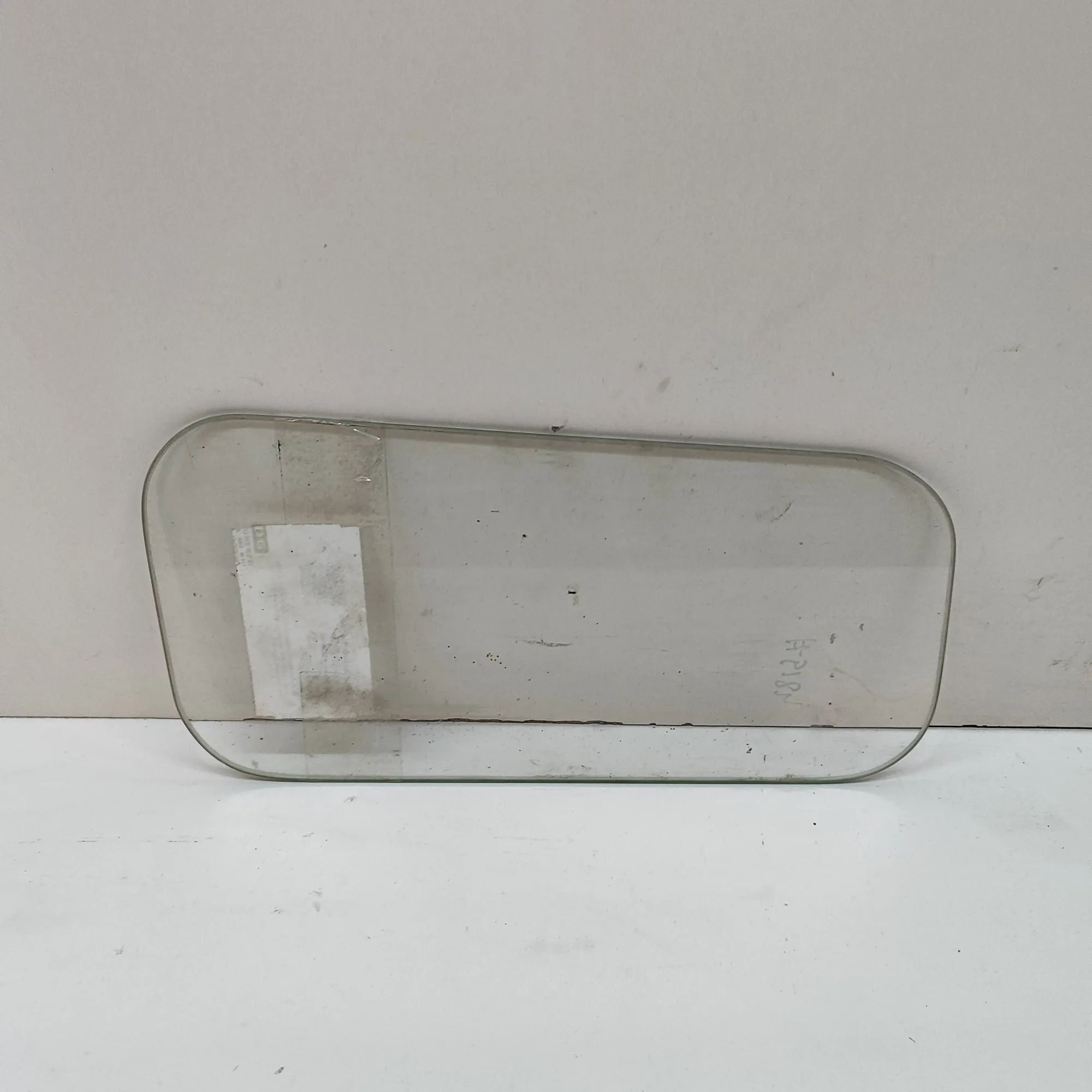 Land Rover Defender Rear Window glass Rear window glass — LAND ROVER DEFENDER (L315) ...