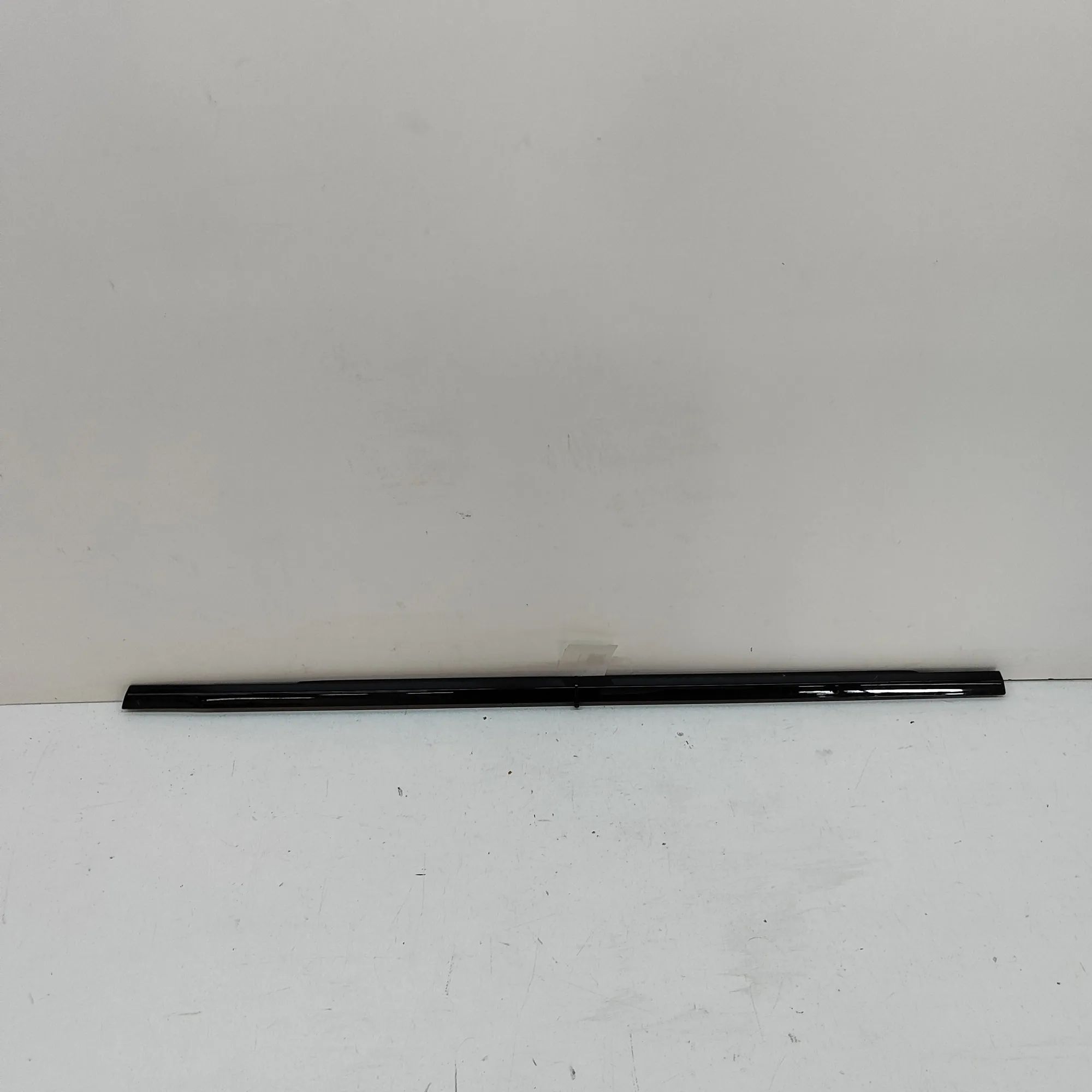 Land Rover Range Rover Sport (L494) Door window strip — rear right Door window strip — rear right — LAND ROVER RAN...