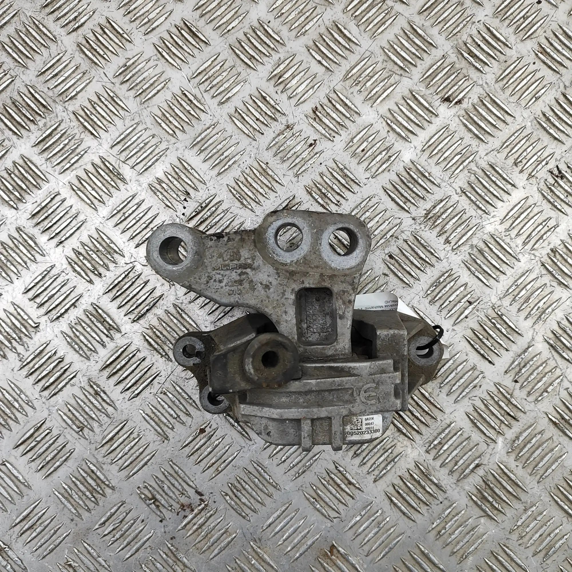 Jeep Renegade Right Side Engine Mount Right Side Engine Mount — JEEP RENEGADE (Off-ro...