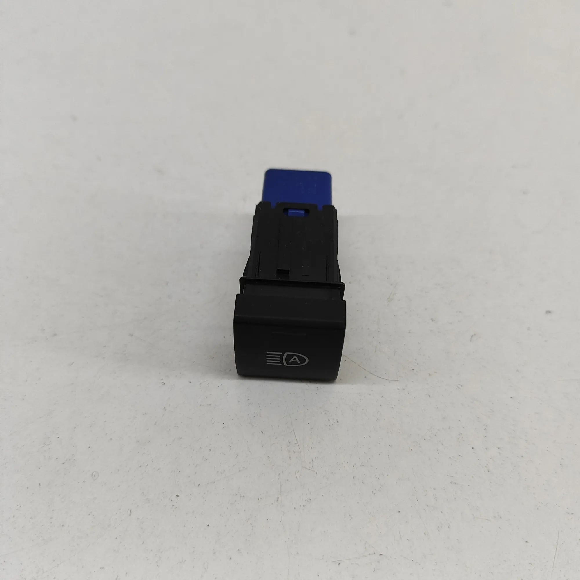 Toyota Sienna switches Switches — TOYOTA SIENNA (_L4_) (2020-...) — 84...