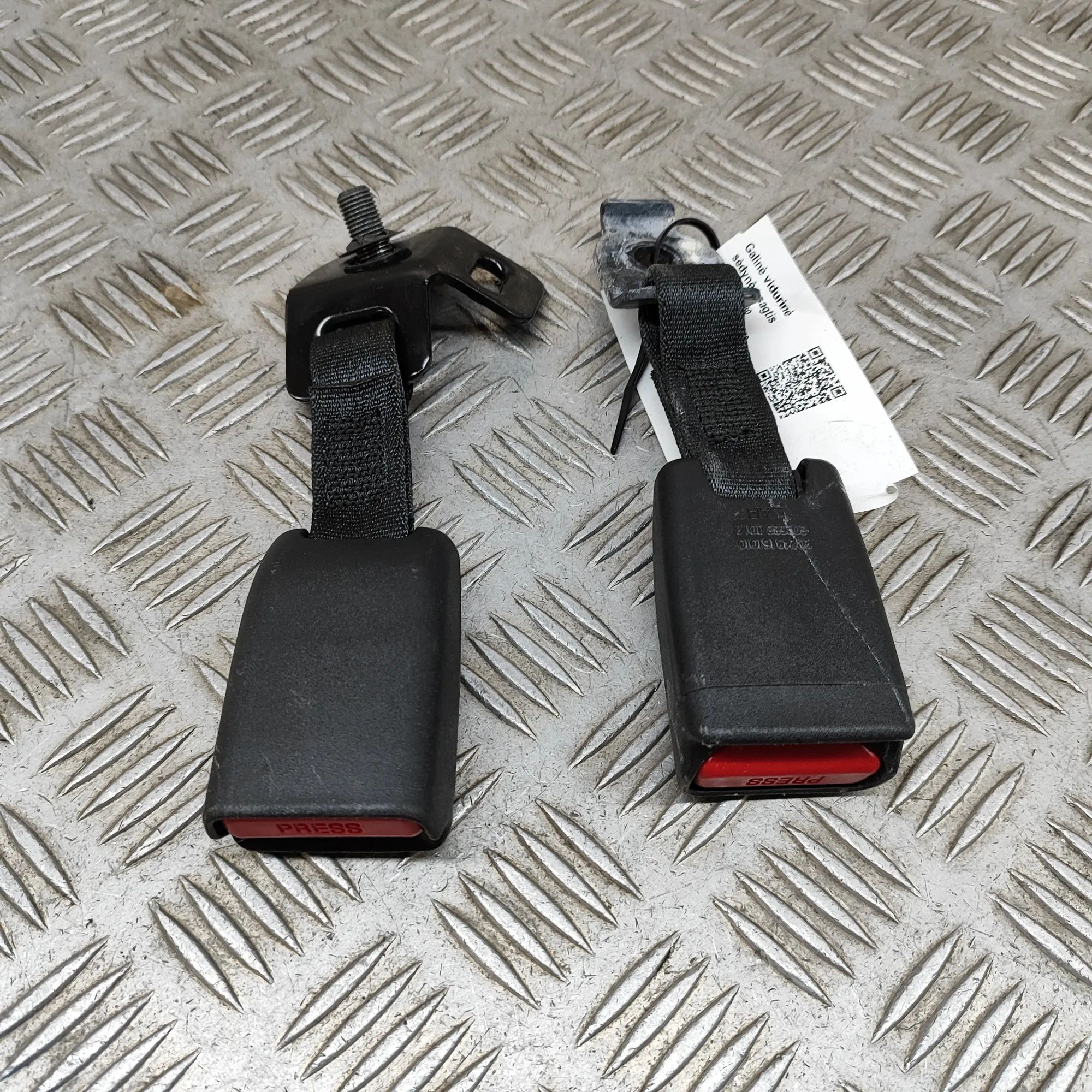Honda Civic Rear centre seat-belt buckle Rear centre seat-belt buckle — HONDA CIVIC (X H...