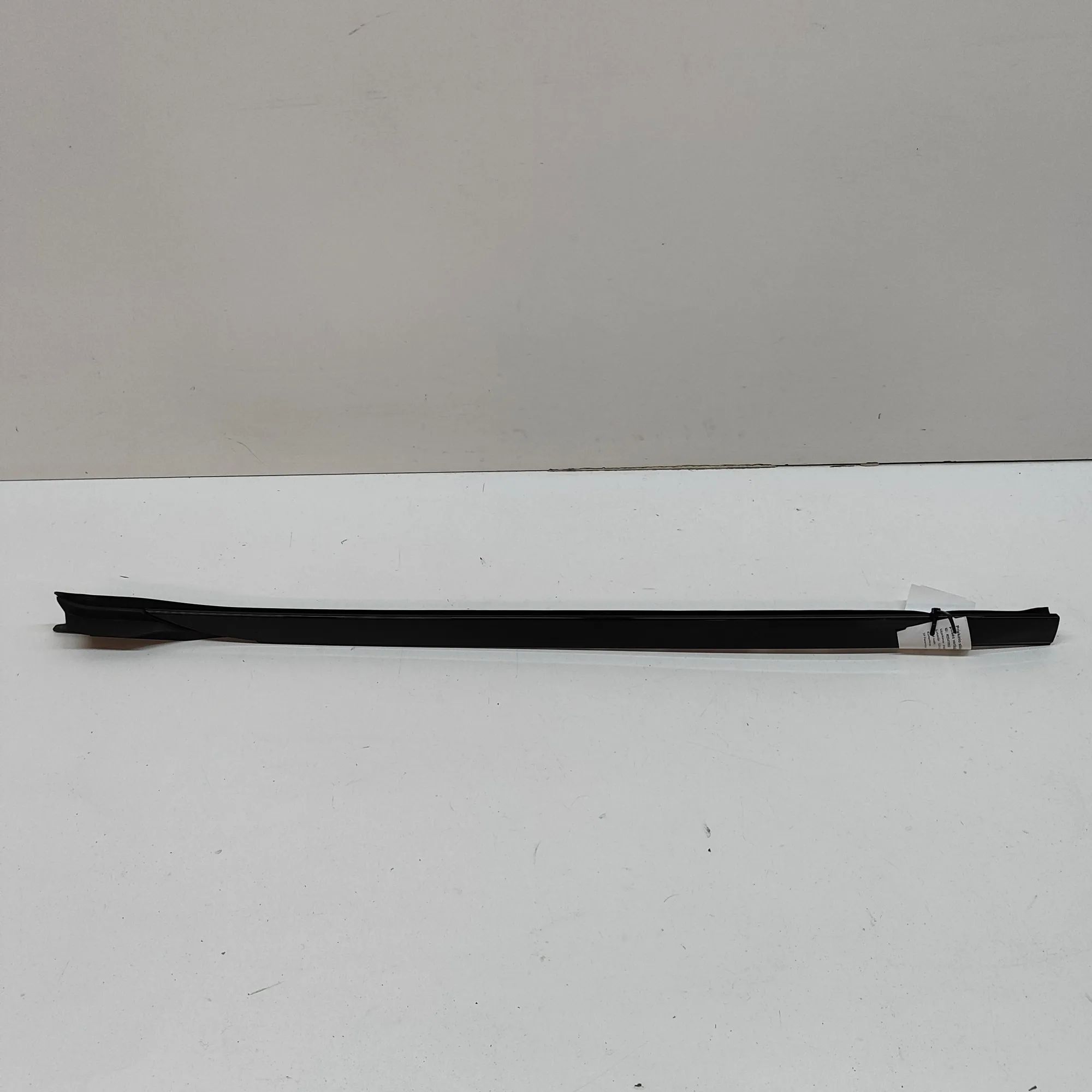 BMW X5 (F15) Windshield Left Vertical Trim Windshield Left Vertical Trim — BMW X5 (G05) (2...
