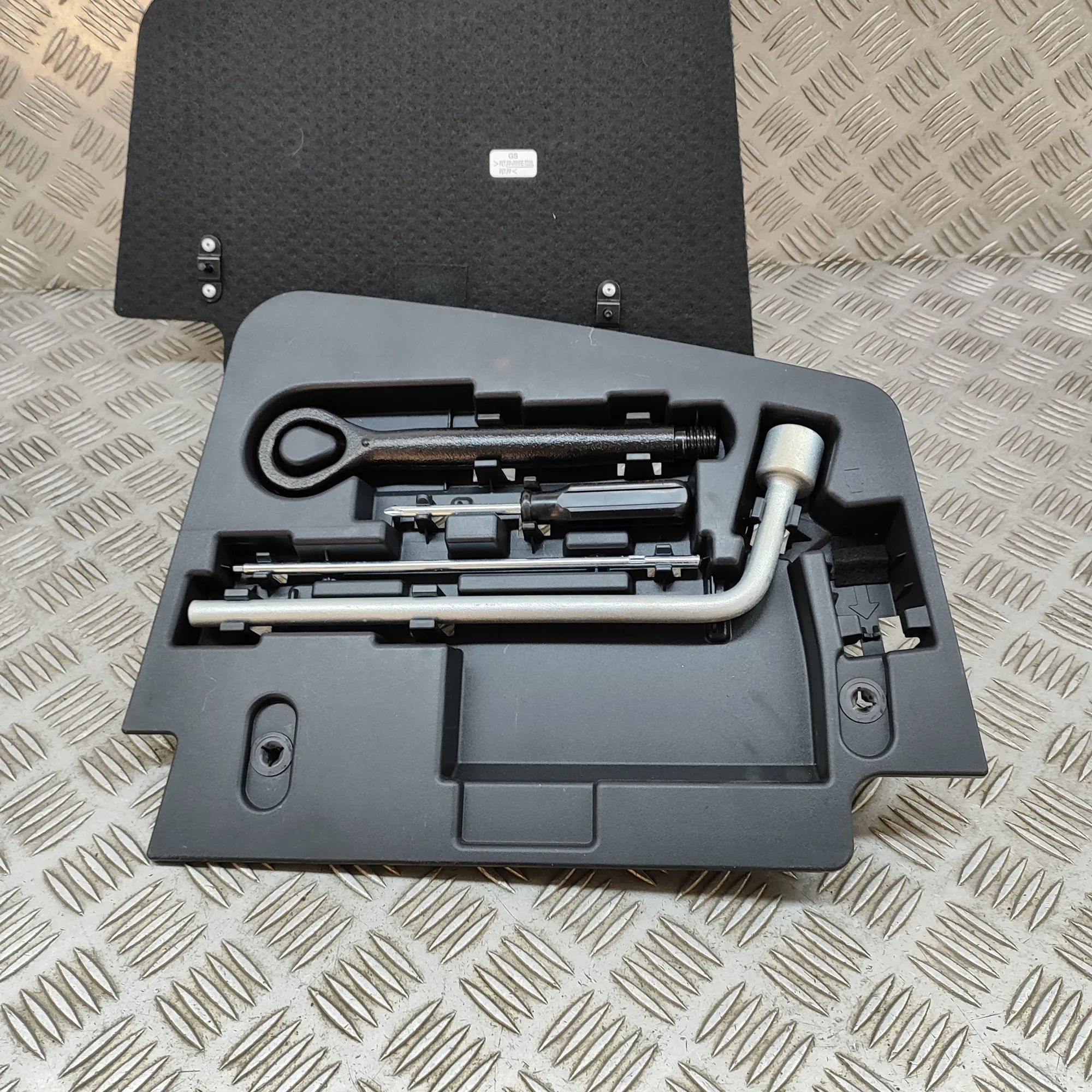 Lexus GS Tool Kit Tool Kit — LEXUS GS (_L1_) (2011-...) — 62597-3...