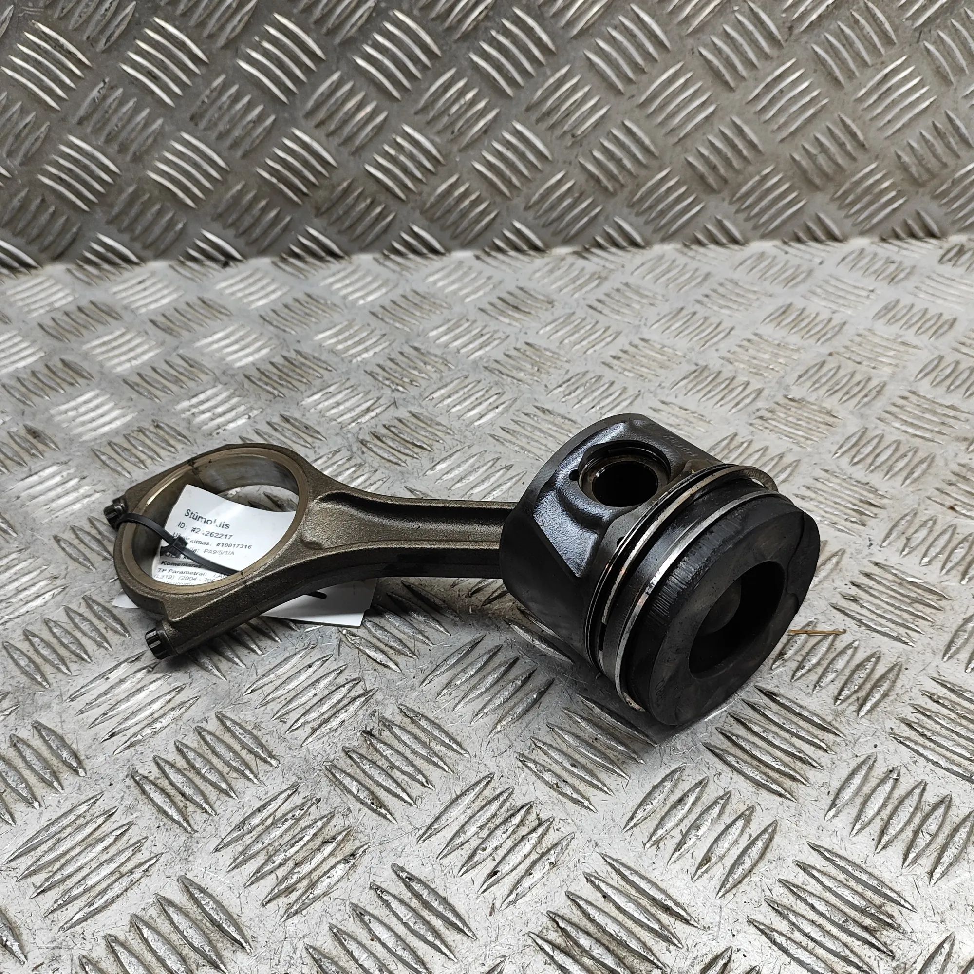 Land Rover Discovery Piston Piston — LAND ROVER DISCOVERY (III L319) (2004-...
