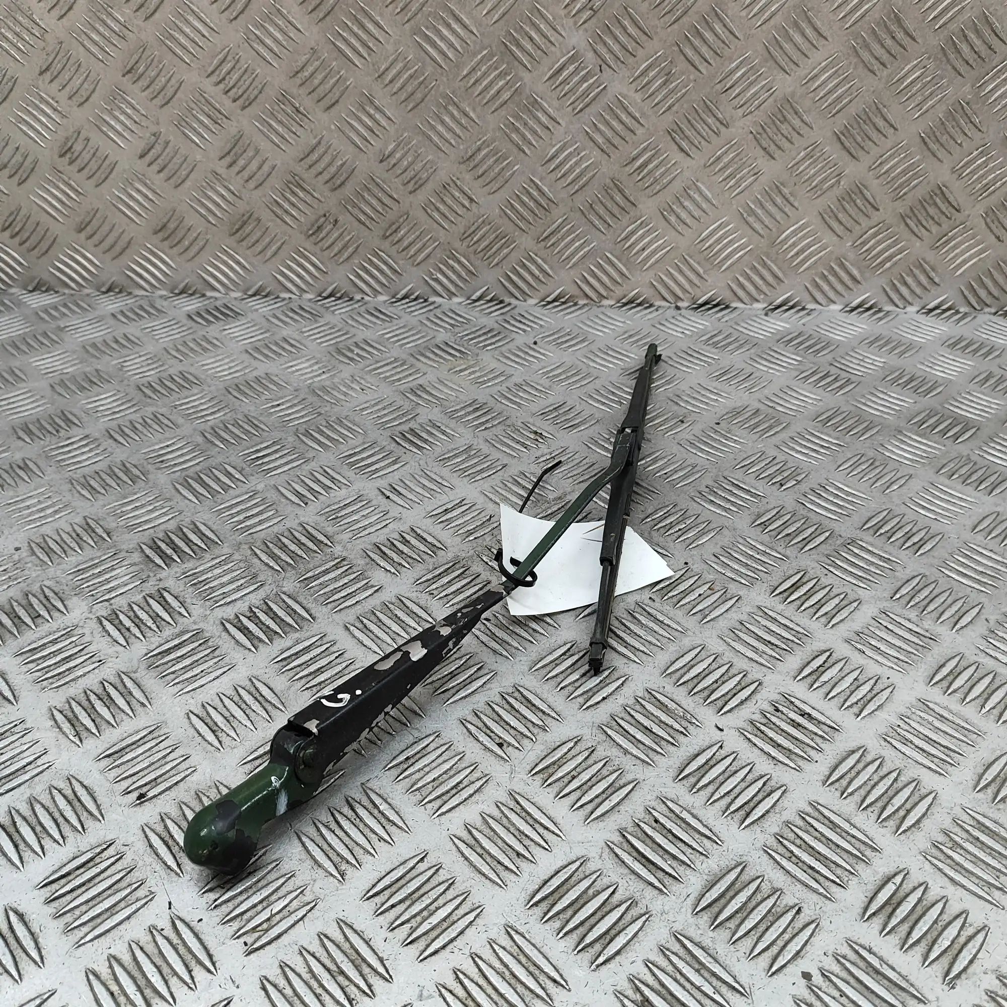Land Rover Defender Window wiper arm — rear Window wiper arm — rear — LAND ROVER DEFENDER (...