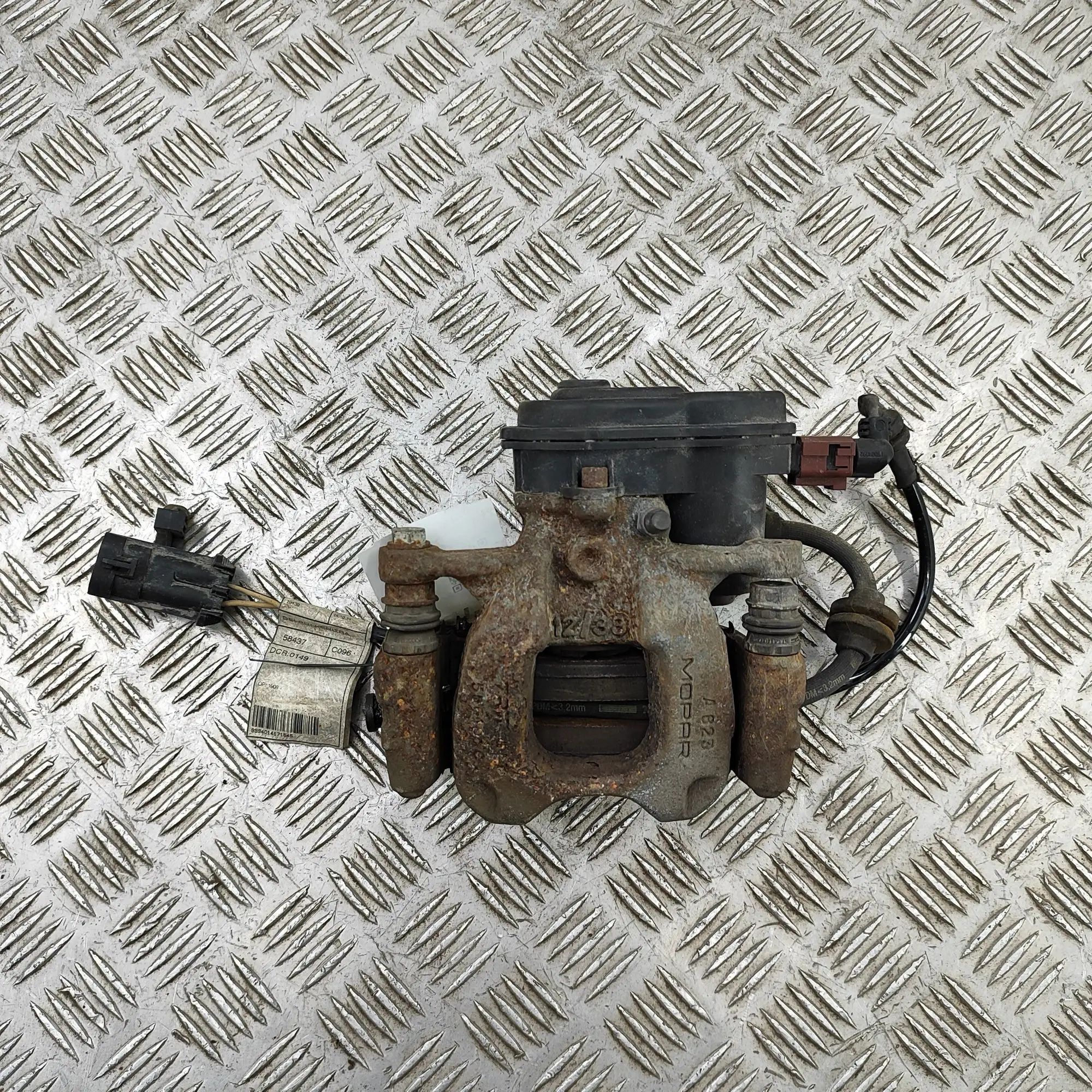 Jeep Renegade Brake caliper — rear left Brake caliper — rear left — JEEP RENEGADE (Off-...