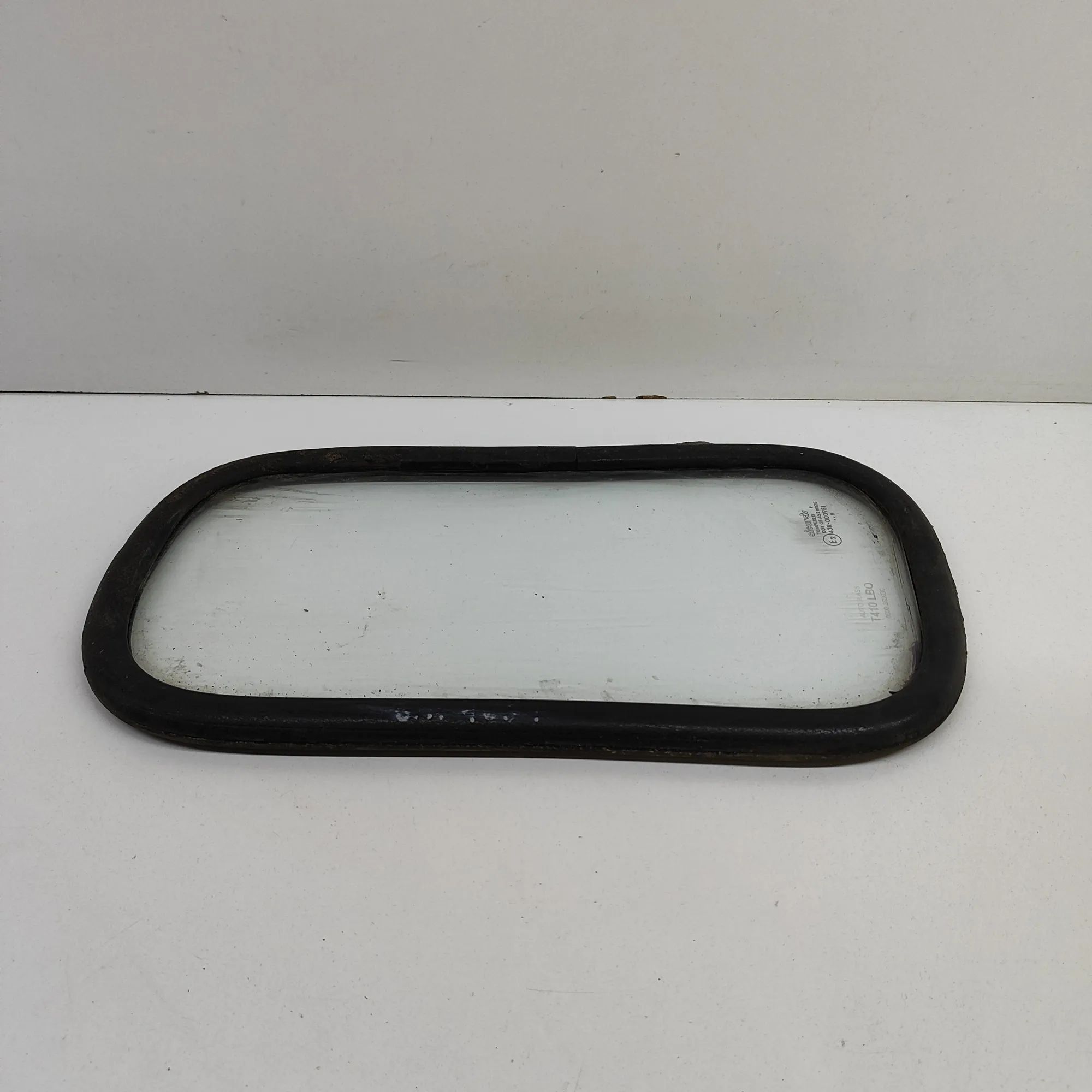 Land Rover Defender Rear Right Quarter Window Rear Right Quarter Window — LAND ROVER DEFENDER...