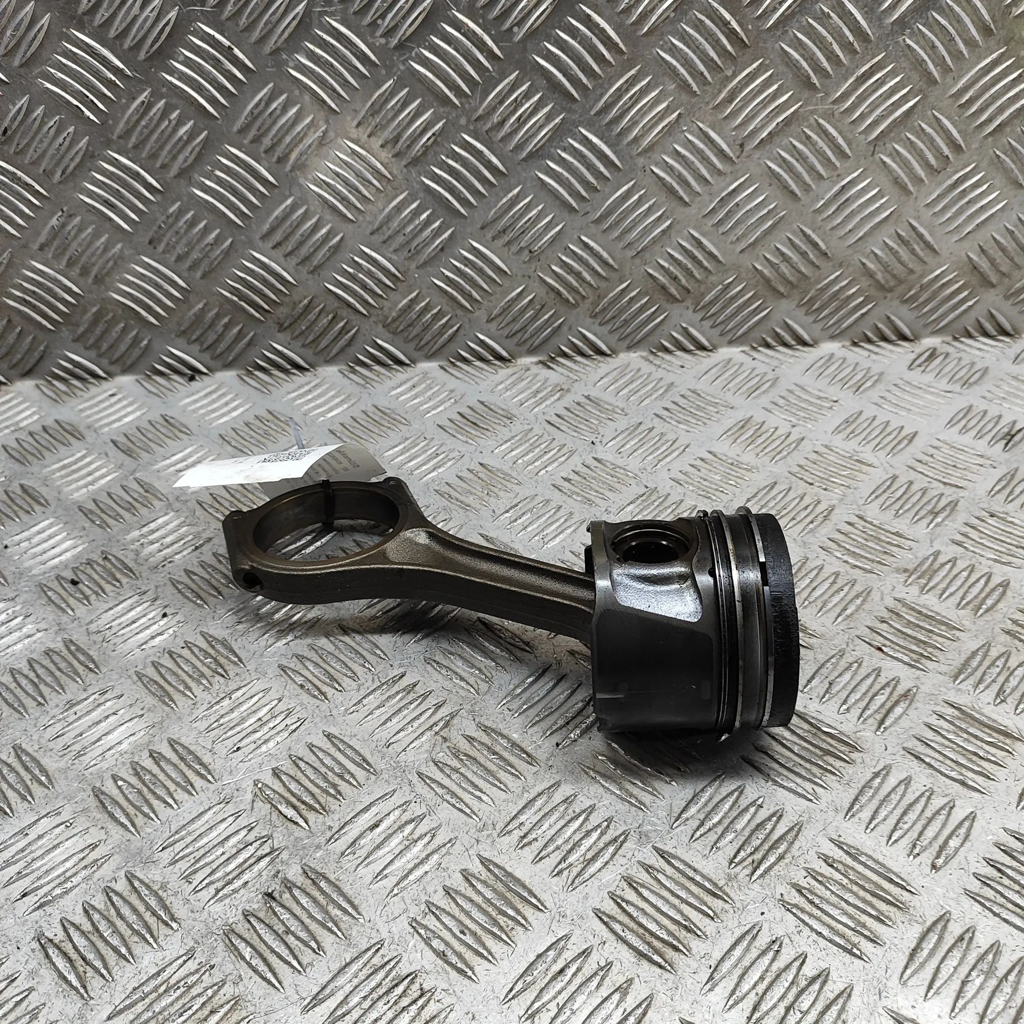 Land Rover Discovery Piston Piston — LAND ROVER DISCOVERY (III L319) (2004-...