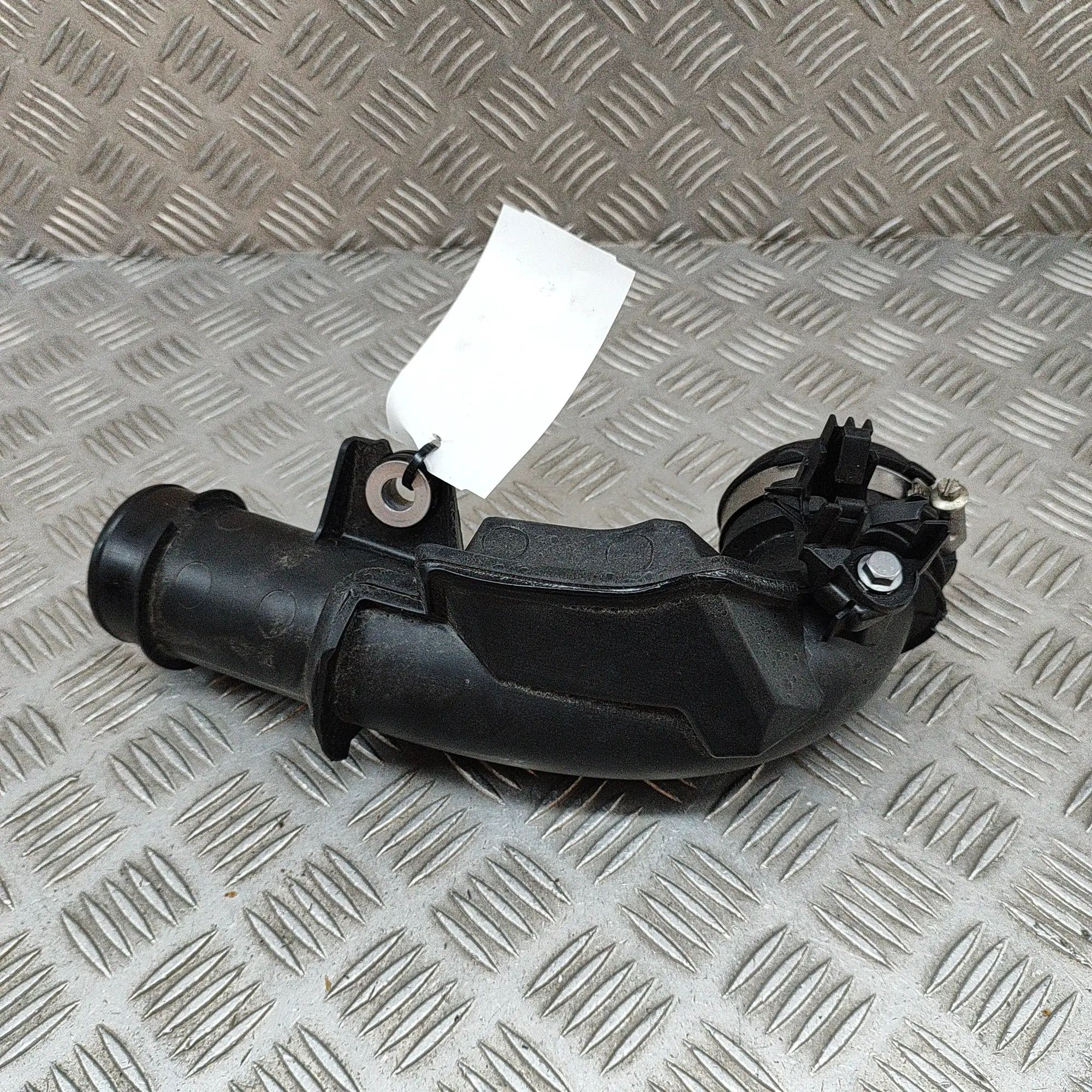 Nissan Juke Air Intake Tube Air Intake Tube — NISSAN JUKE (F16) (2019-...) ...