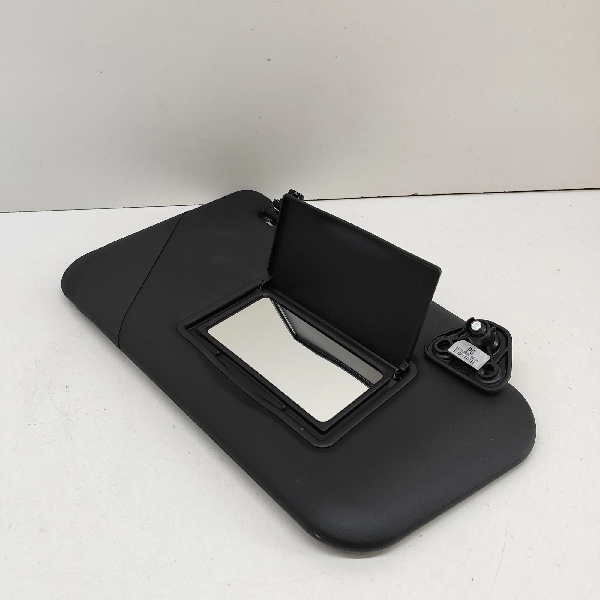 Nissan Juke Sun visor — right Sun visor — right — NISSAN JUKE (F16) (2019-......