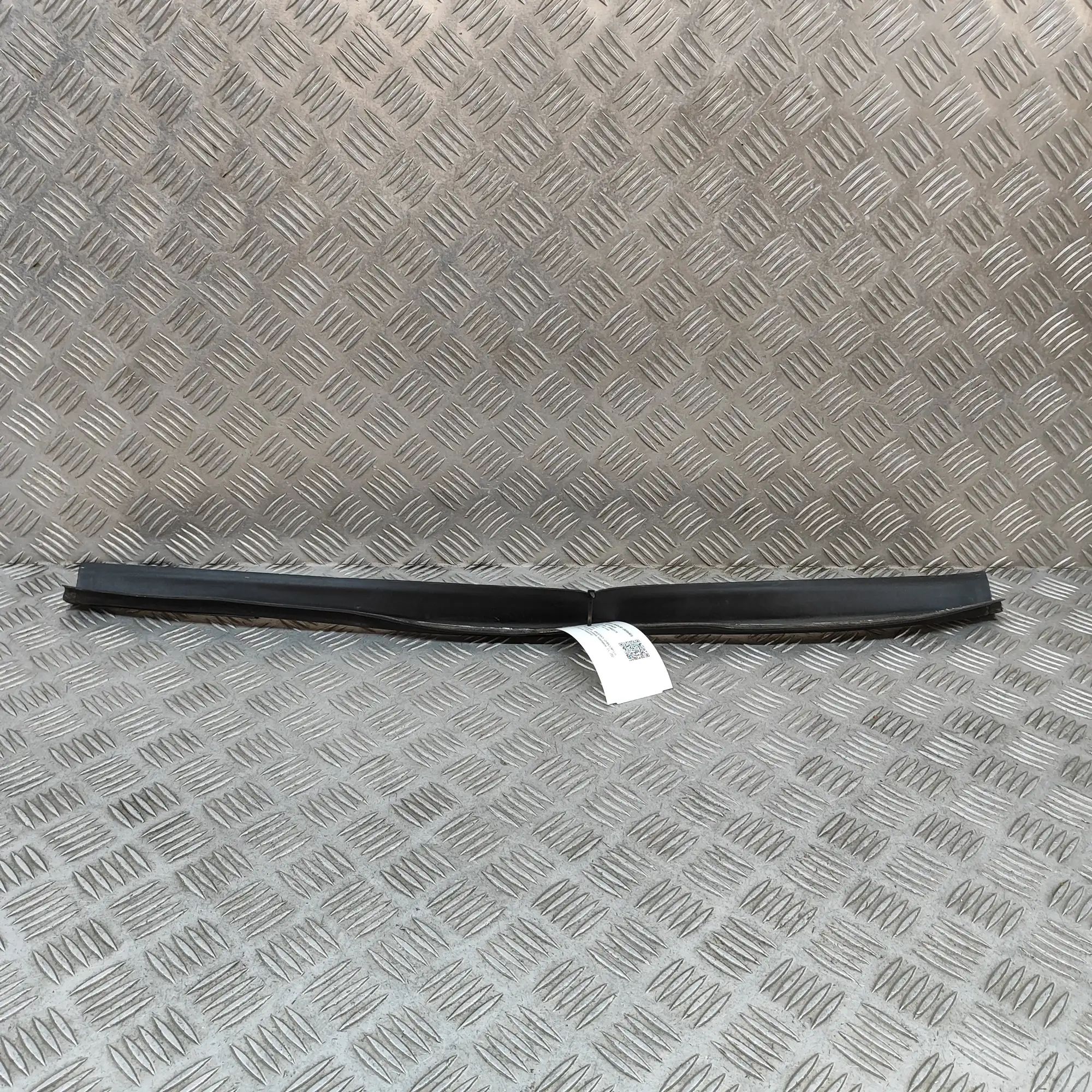 Maserati Ghibli Tailgate rubber seal Tailgate rubber seal — MASERATI GHIBLI (M157) (...