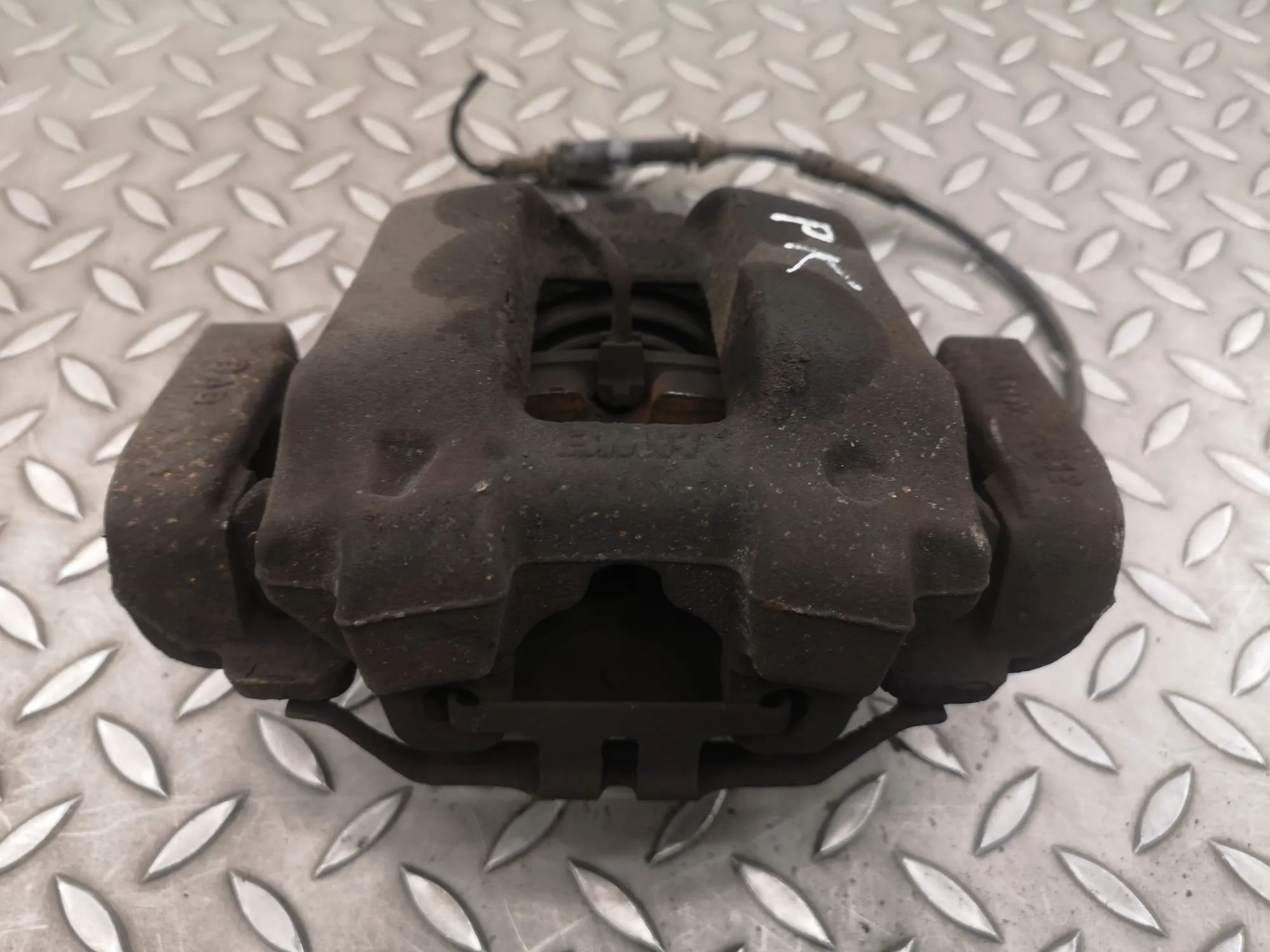 BMW 2 (F22 / F23) Front Left Brake Caliper Front left brake caliper — BMW 2 SERIES COUPE (...