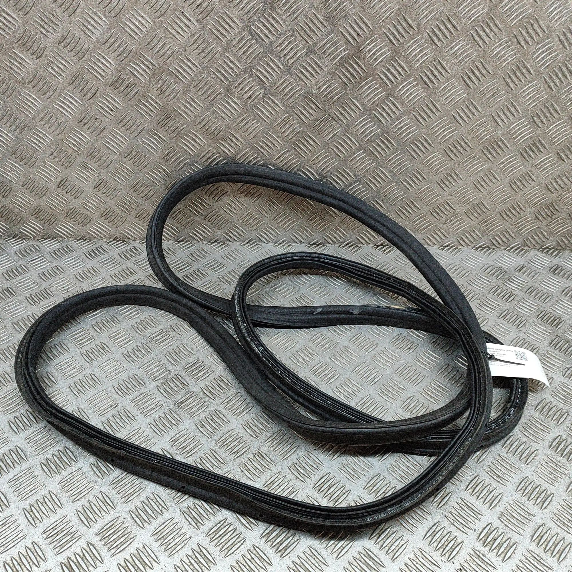 Volkswagen Arteon Tailgate rubber seal Tailgate rubber seal — VW ARTEON (3H7) (2017-.....