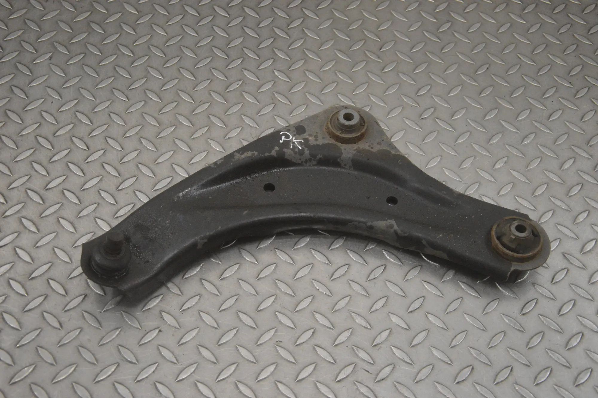 Nissan Juke Front Left Lower Control Arm Front Left Lower Control Arm — NISSAN JUKE (F15...