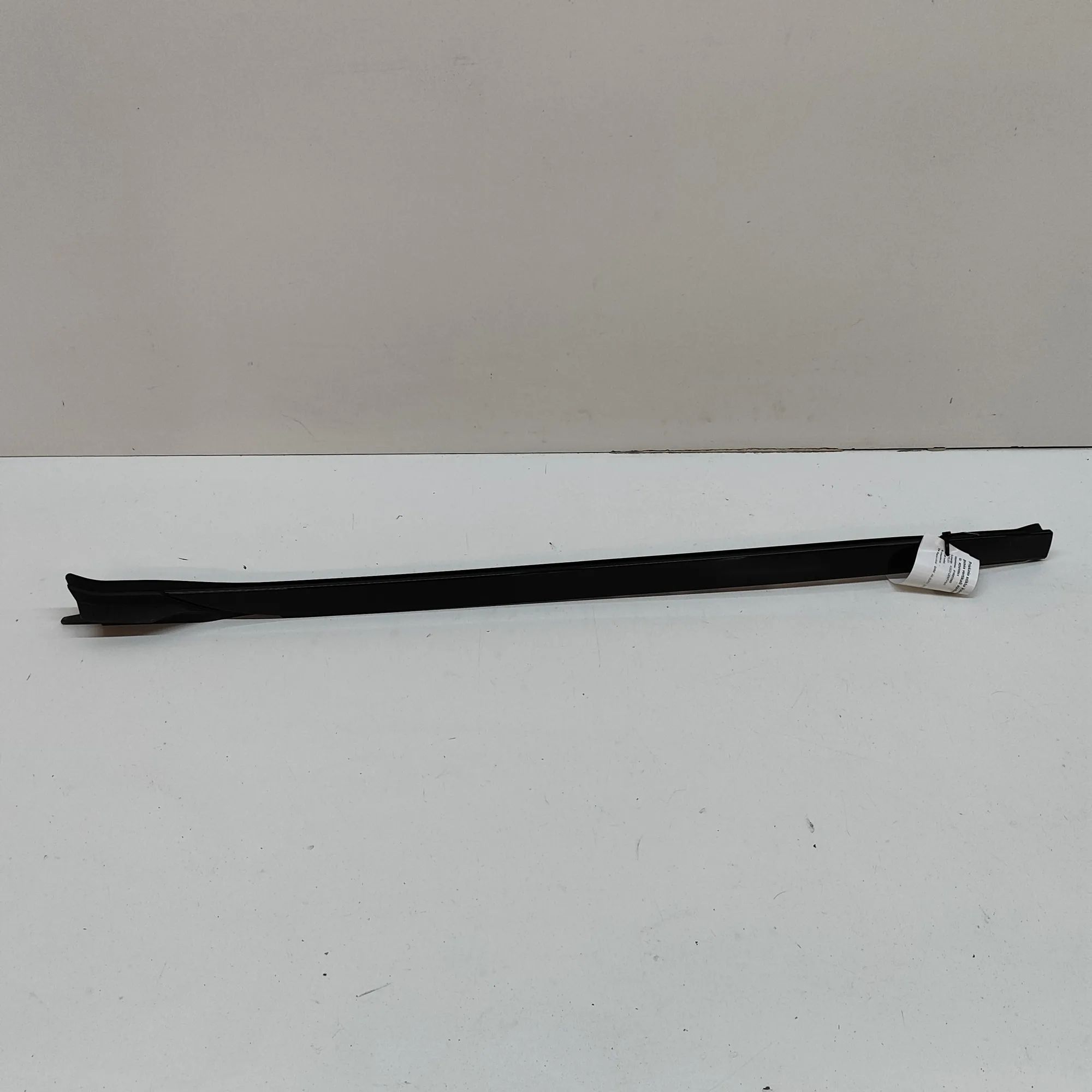BMW X5 (F15) Windshield Left Vertical Trim Windshield Left Vertical Trim — BMW X5 (G05) (2...