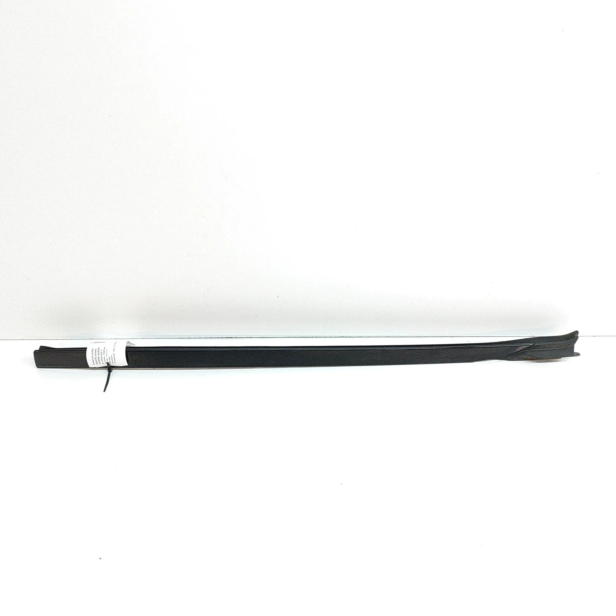 BMW X5 (F15) Windshield Right Vertical Trim Windshield Right Vertical Trim — BMW X5 (G05) (...