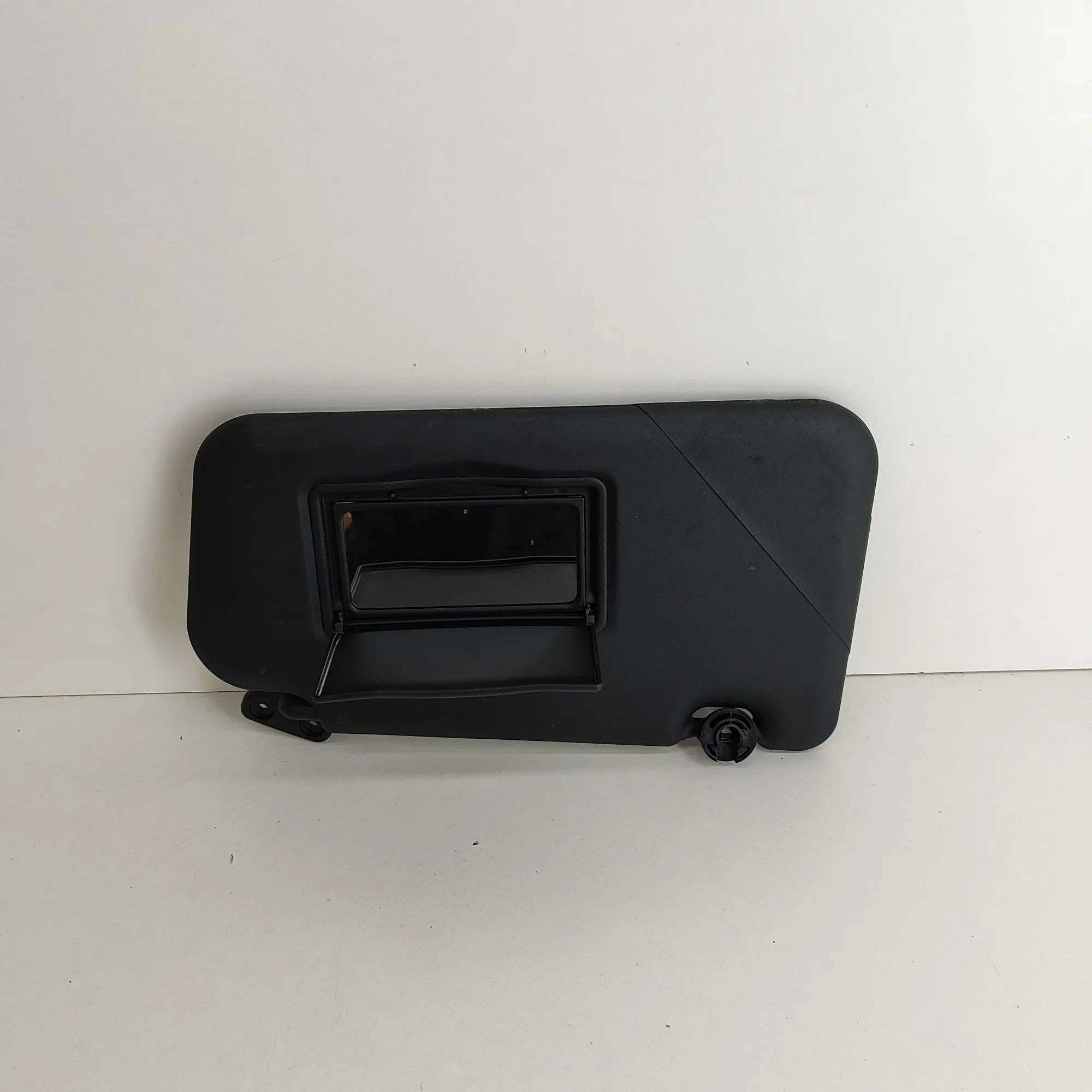 Nissan Juke Sun visor — right Sun visor — right — NISSAN JUKE (F16) (2019-......