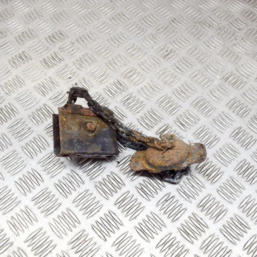 Nissan Pick Up / Navara / NP300 (D22) Spare wheel mount Spare wheel mount — NISSAN NP300 (NAVARA D40) (...