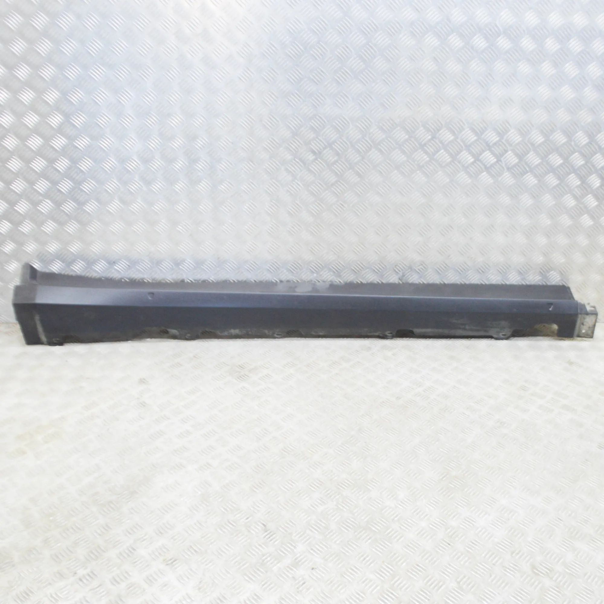 Fiat 500X Right Side Plastic Sideskirt Cover Right Side Plastic Sideskirt Cover — FIAT 500X ...