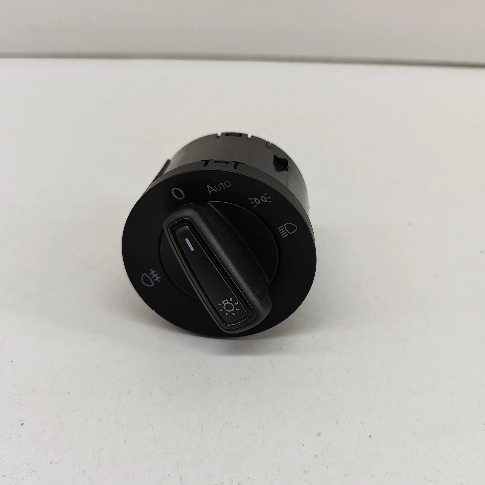 Volkswagen T-Roc Headlight Switch Control Unit Headlight Switch Control Unit — VW T-ROC (A11) ...