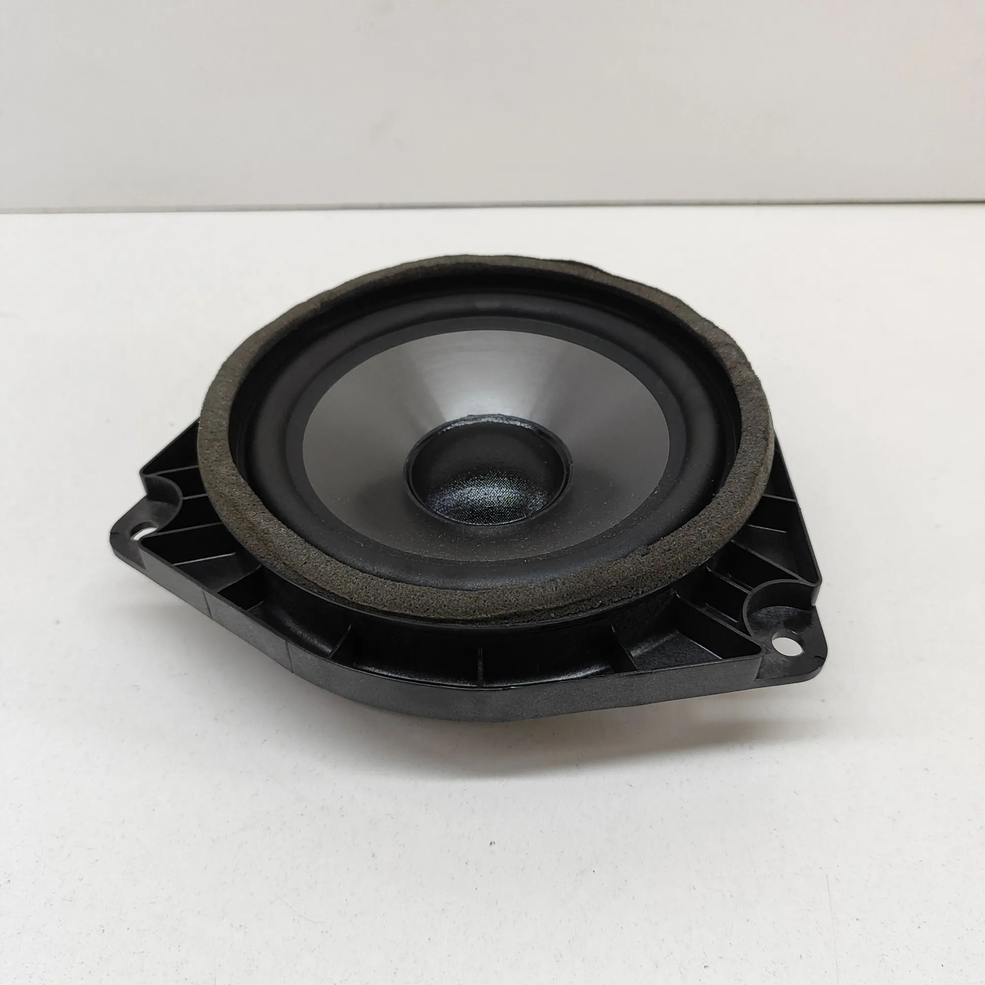 Lexus GS Rear Right Door Speaker Rear Right Door Speaker — LEXUS GS (_L1_) (2011...