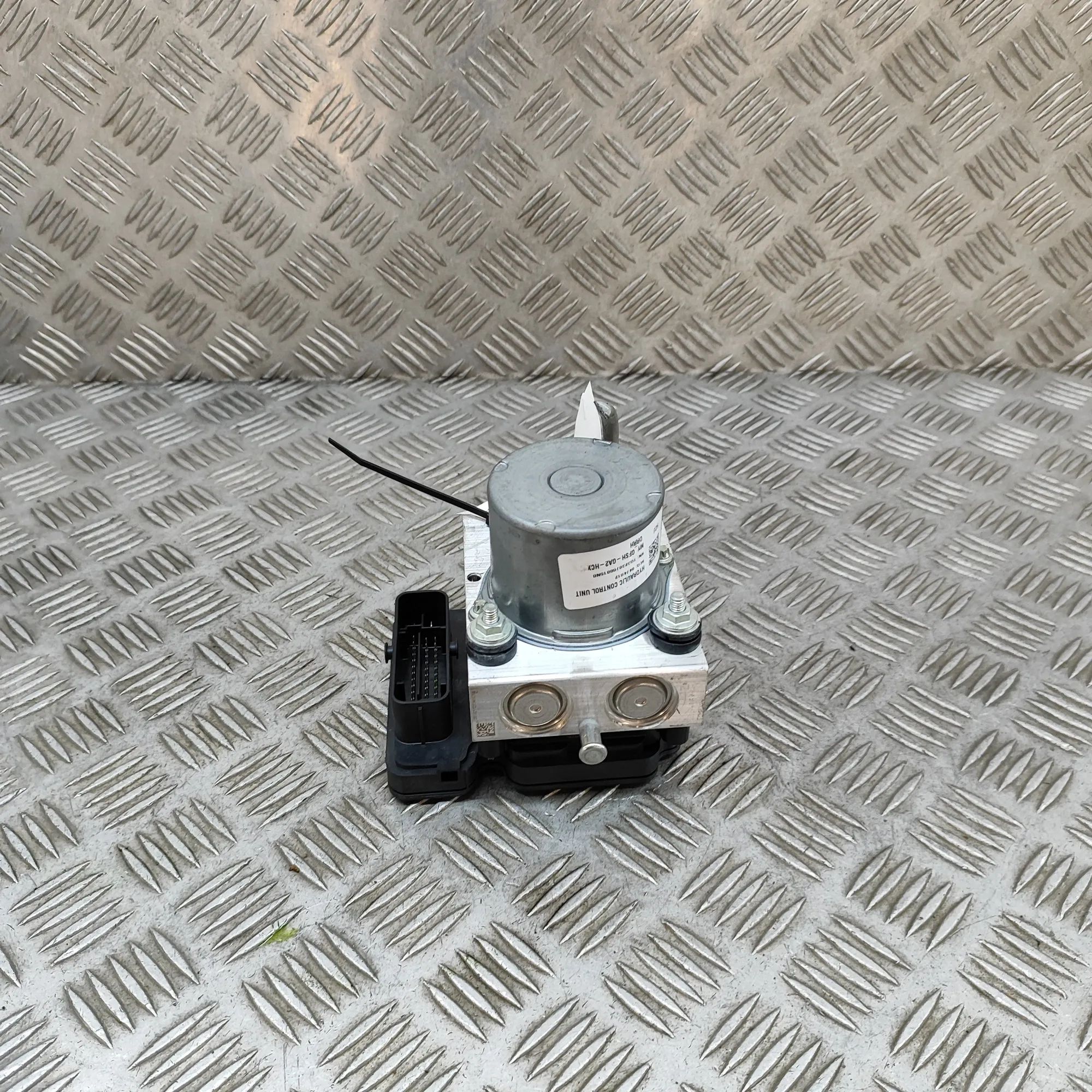 Tesla Model Y АБС Гидронасос  ABS Pump — TESLA MODEL Y (2019-...) — 1044745-0...